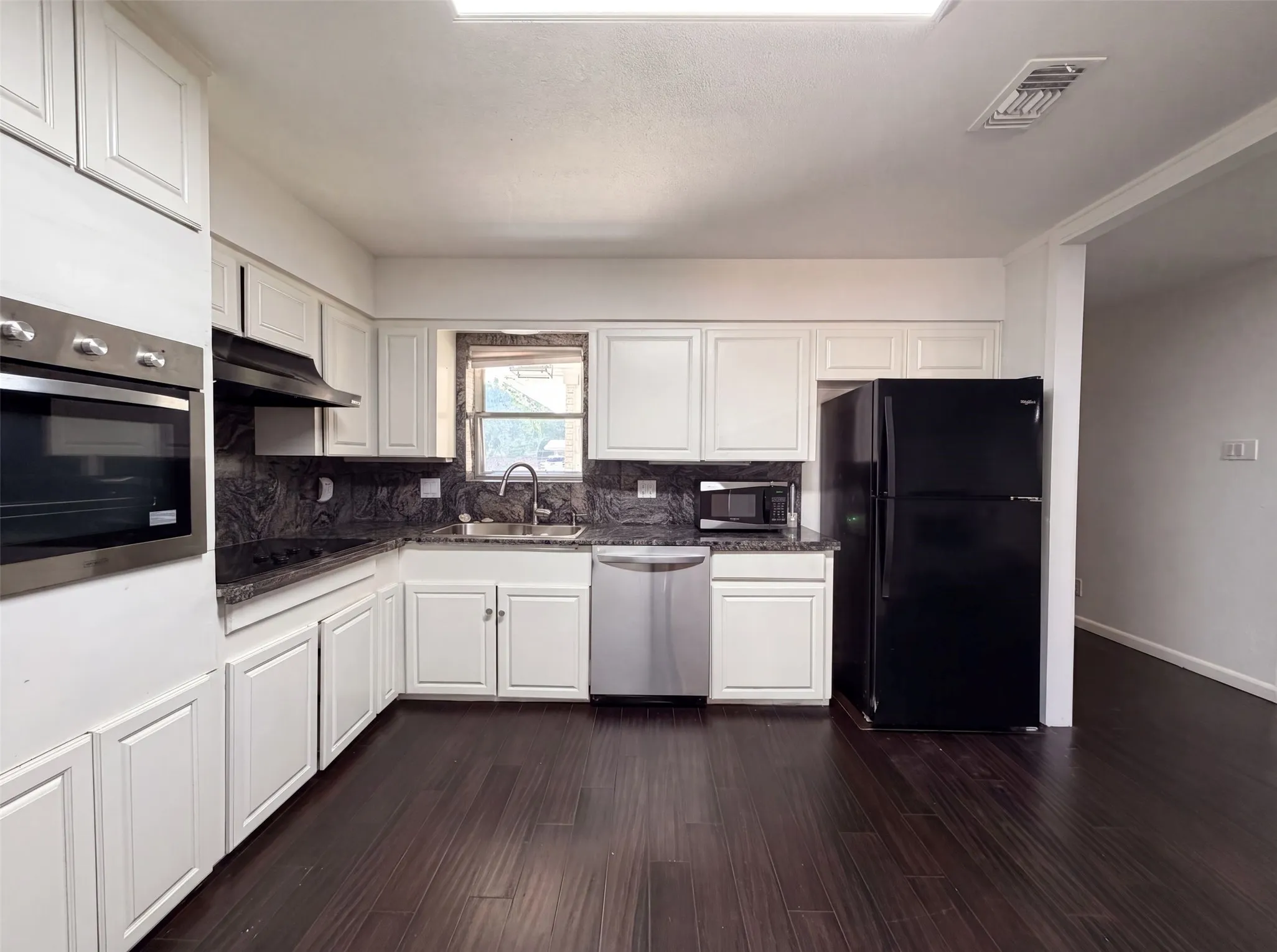 Single Family Residence For Sale in Dallas County , 725 Ridgecrest Drive, Irving, Texas 75060, 4 Bedroom, 3 Bathroom, 2 Garage spaces, 2,732 Sqft, built in 1959, mls#21334790, Real Estate Agent in Irving, Homes For Sale in Dallas county, Homes For Sale in Irving, Realtor in Irving Texas, Real Estate Brokerage Independent Realty Texas, Luminita Cordes Realtor