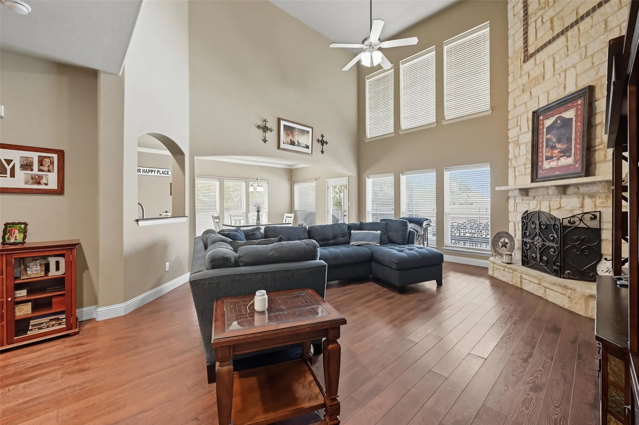 Single Family Residence For Sale in Tarrant County , 4501 Woodcrest Lane, Mansfield, Texas 76063, 4 Bedroom, 4 Bathroom, 2 Garage spaces, 3,623 Sqft, built in 2006, mls#21323303, Real Estate Agent in Mansfield, Homes For Sale in Tarrant county, Homes For Sale in Mansfield, Realtor in Mansfield Texas, Real Estate Brokerage Independent Realty Texas, Luminita Cordes Realtor