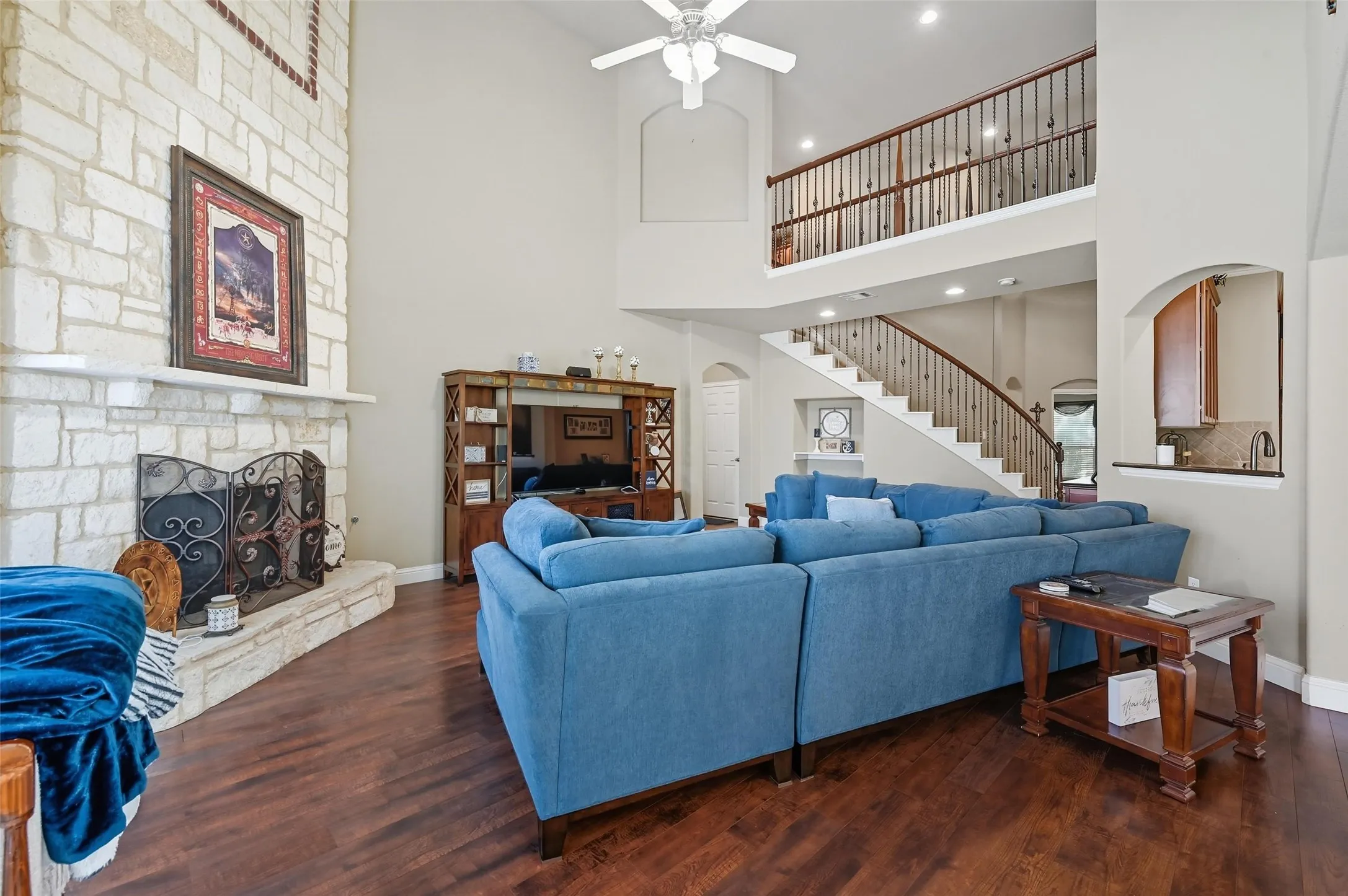 Single Family Residence For Sale in Tarrant County , 4501 Woodcrest Lane, Mansfield, Texas 76063, 4 Bedroom, 4 Bathroom, 2 Garage spaces, 3,623 Sqft, built in 2006, mls#21323303, Real Estate Agent in Mansfield, Homes For Sale in Tarrant county, Homes For Sale in Mansfield, Realtor in Mansfield Texas, Real Estate Brokerage Independent Realty Texas, Luminita Cordes Realtor