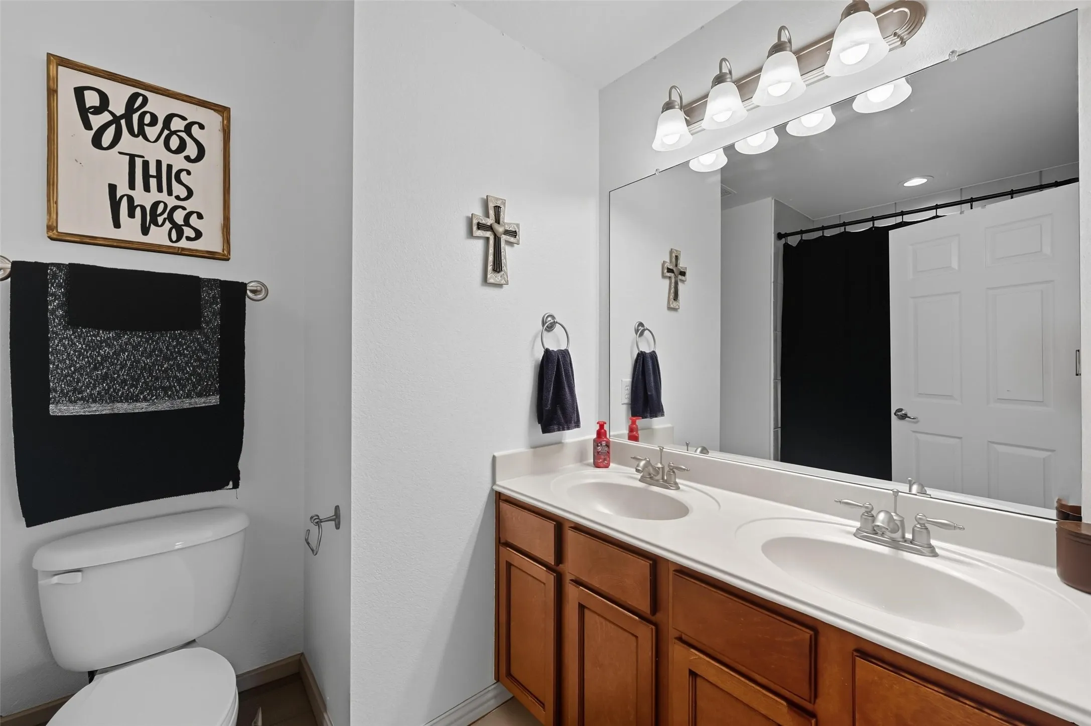Single Family Residence For Sale in Tarrant County , 4501 Woodcrest Lane, Mansfield, Texas 76063, 4 Bedroom, 4 Bathroom, 2 Garage spaces, 3,623 Sqft, built in 2006, mls#21323303, Real Estate Agent in Mansfield, Homes For Sale in Tarrant county, Homes For Sale in Mansfield, Realtor in Mansfield Texas, Real Estate Brokerage Independent Realty Texas, Luminita Cordes Realtor