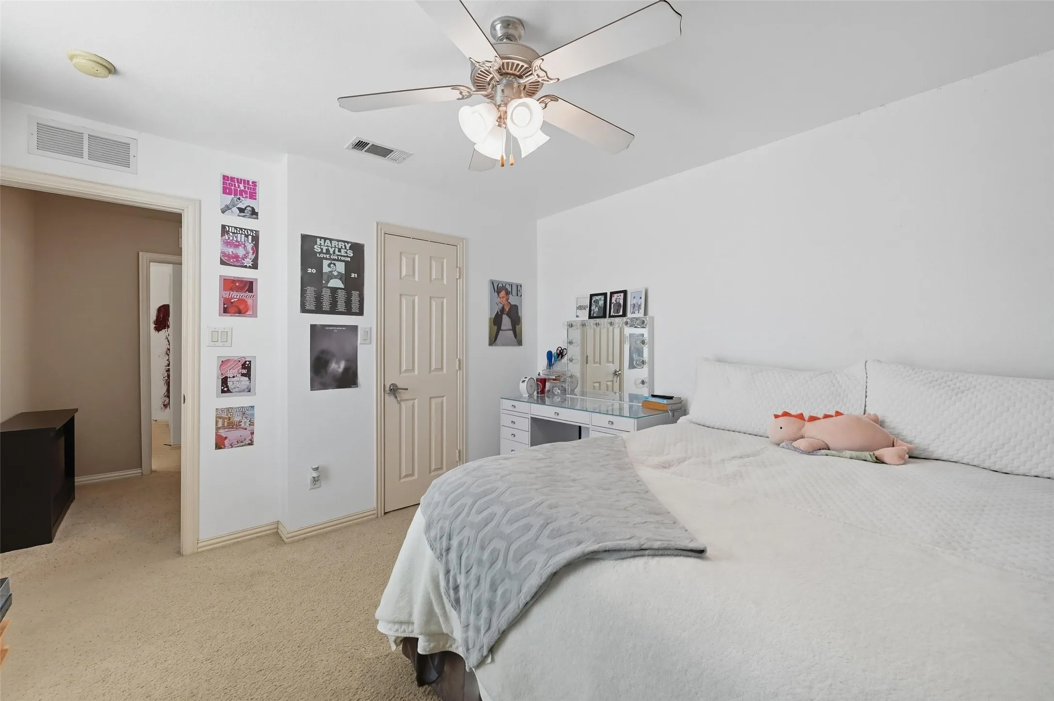 Single Family Residence For Sale in Tarrant County , 4501 Woodcrest Lane, Mansfield, Texas 76063, 4 Bedroom, 4 Bathroom, 2 Garage spaces, 3,623 Sqft, built in 2006, mls#21323303, Real Estate Agent in Mansfield, Homes For Sale in Tarrant county, Homes For Sale in Mansfield, Realtor in Mansfield Texas, Real Estate Brokerage Independent Realty Texas, Luminita Cordes Realtor