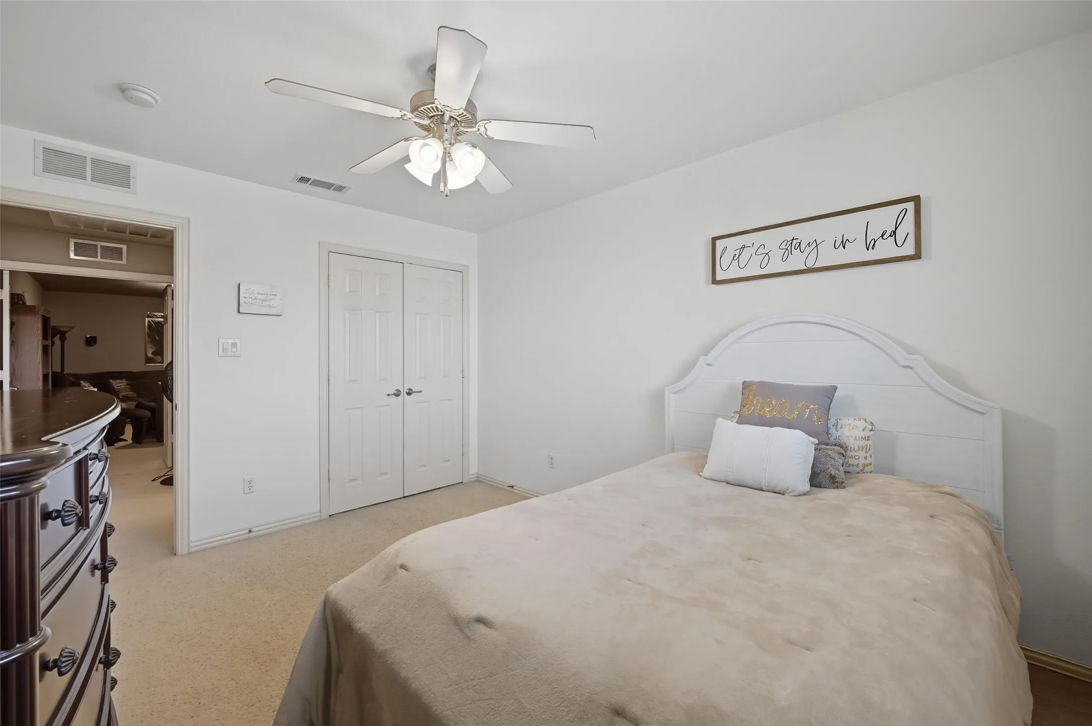 Single Family Residence For Sale in Tarrant County , 4501 Woodcrest Lane, Mansfield, Texas 76063, 4 Bedroom, 4 Bathroom, 2 Garage spaces, 3,623 Sqft, built in 2006, mls#21323303, Real Estate Agent in Mansfield, Homes For Sale in Tarrant county, Homes For Sale in Mansfield, Realtor in Mansfield Texas, Real Estate Brokerage Independent Realty Texas, Luminita Cordes Realtor