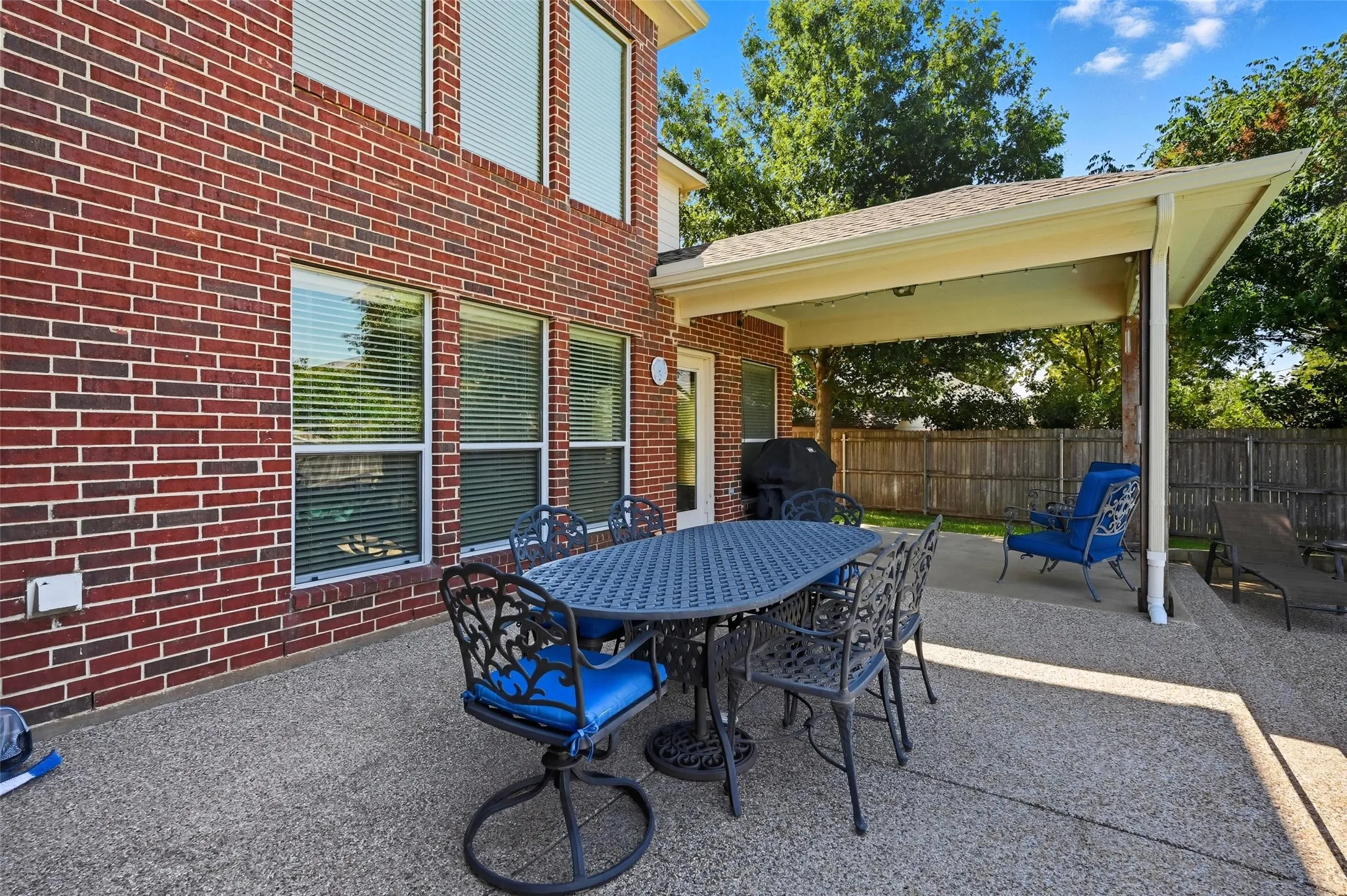 Single Family Residence For Sale in Tarrant County , 4501 Woodcrest Lane, Mansfield, Texas 76063, 4 Bedroom, 4 Bathroom, 2 Garage spaces, 3,623 Sqft, built in 2006, mls#21323303, Real Estate Agent in Mansfield, Homes For Sale in Tarrant county, Homes For Sale in Mansfield, Realtor in Mansfield Texas, Real Estate Brokerage Independent Realty Texas, Luminita Cordes Realtor