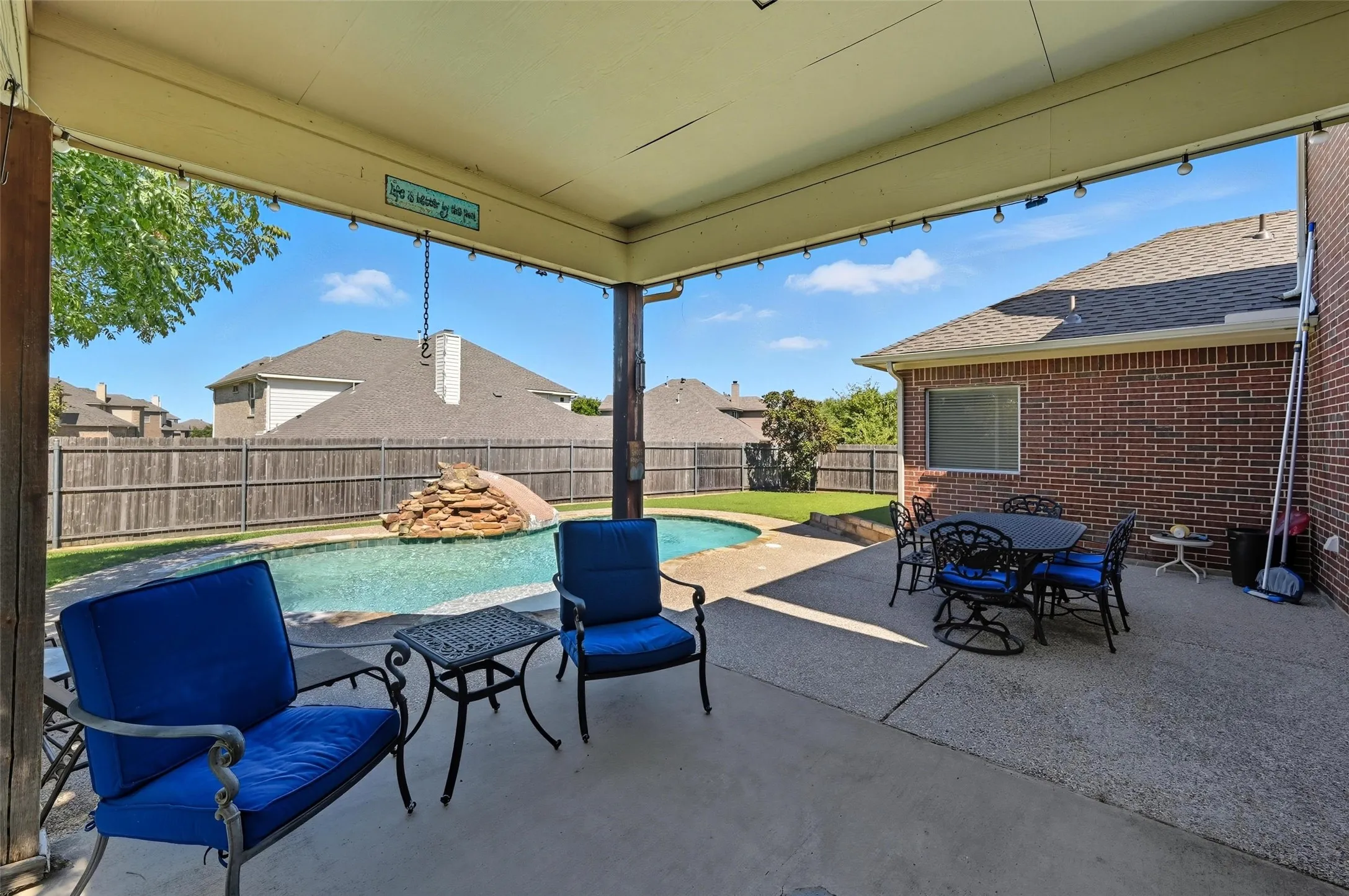 Single Family Residence For Sale in Tarrant County , 4501 Woodcrest Lane, Mansfield, Texas 76063, 4 Bedroom, 4 Bathroom, 2 Garage spaces, 3,623 Sqft, built in 2006, mls#21323303, Real Estate Agent in Mansfield, Homes For Sale in Tarrant county, Homes For Sale in Mansfield, Realtor in Mansfield Texas, Real Estate Brokerage Independent Realty Texas, Luminita Cordes Realtor