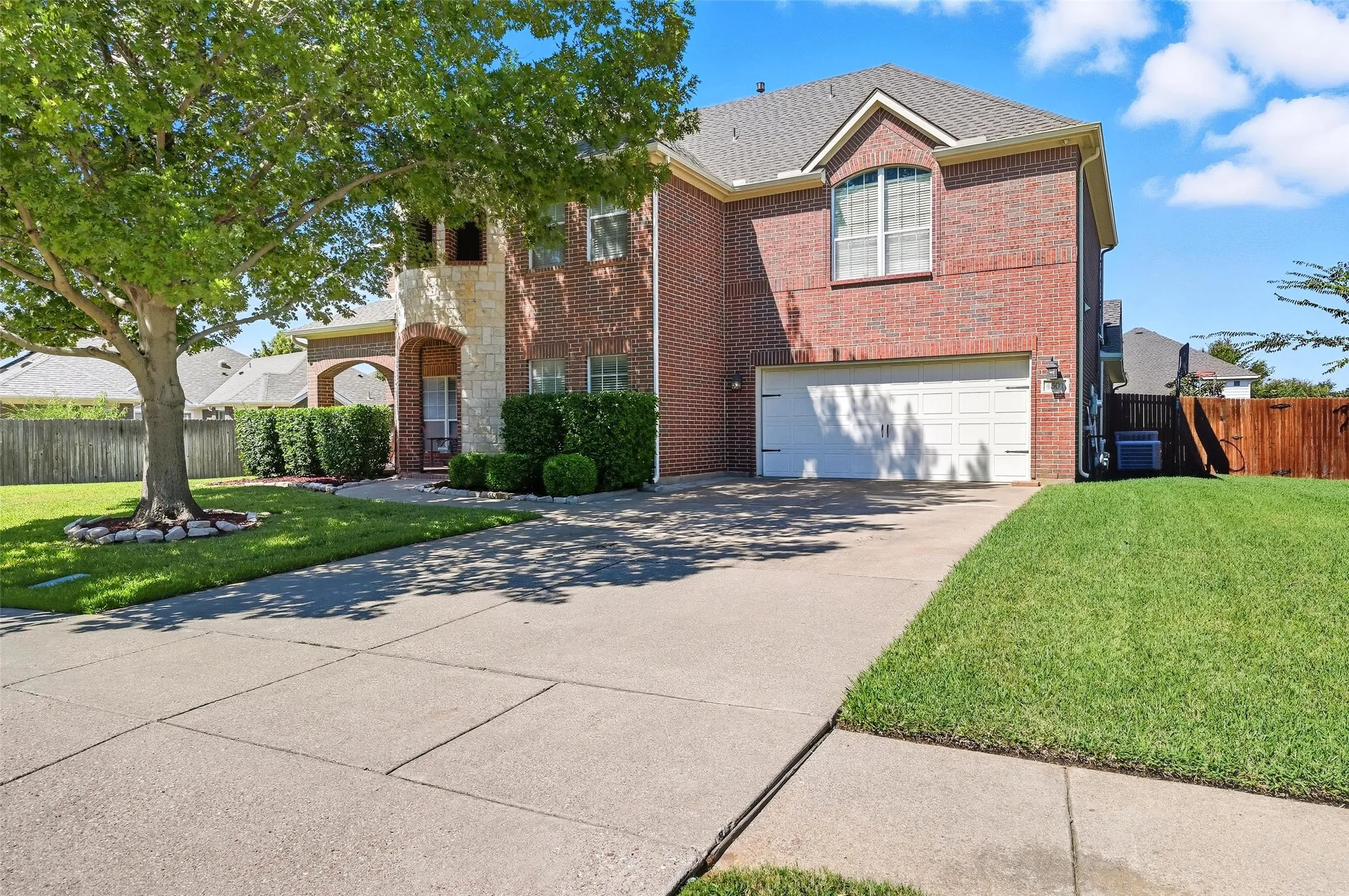 Single Family Residence For Sale in Tarrant County , 4501 Woodcrest Lane, Mansfield, Texas 76063, 4 Bedroom, 4 Bathroom, 2 Garage spaces, 3,623 Sqft, built in 2006, mls#21323303, Real Estate Agent in Mansfield, Homes For Sale in Tarrant county, Homes For Sale in Mansfield, Realtor in Mansfield Texas, Real Estate Brokerage Independent Realty Texas, Luminita Cordes Realtor
