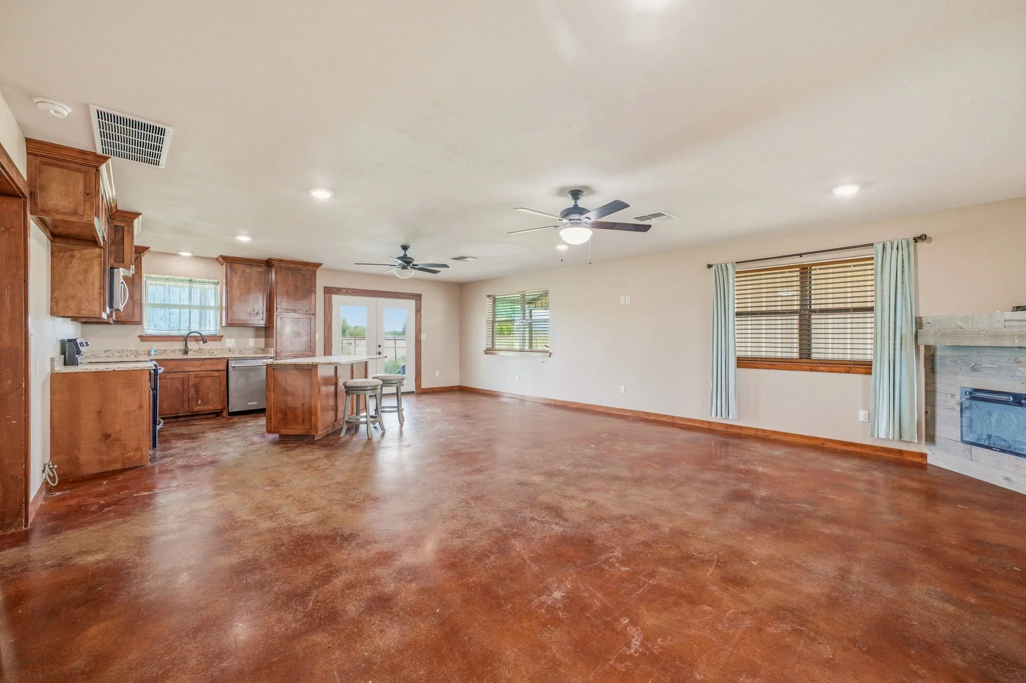 Single Family Residence For Sale in Jack County , 341 Wesley Chapel Road, Jacksboro, Texas 76458, 3 Bedroom, 2 Bathroom, Garage spaces, 1,500 Sqft, built in 2017, mls#21333906, Real Estate Agent in Jacksboro, Homes For Sale in Jack county, Homes For Sale in Jacksboro, Realtor in Jacksboro Texas, Real Estate Brokerage Independent Realty Texas, Luminita Cordes Realtor