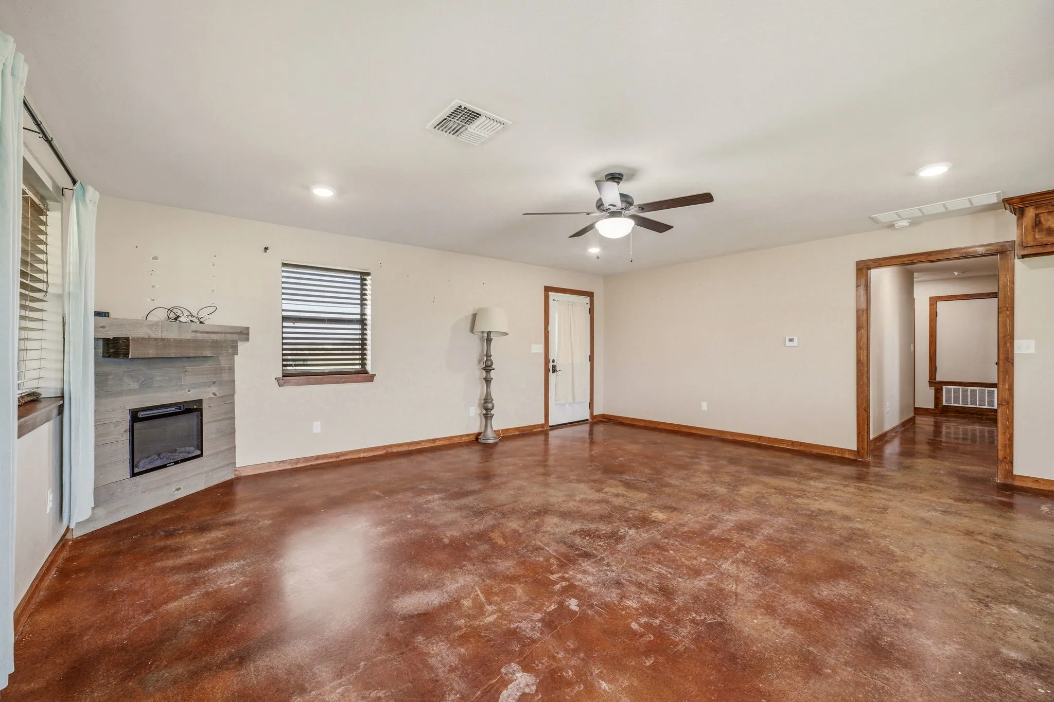 Single Family Residence For Sale in Jack County , 341 Wesley Chapel Road, Jacksboro, Texas 76458, 3 Bedroom, 2 Bathroom, Garage spaces, 1,500 Sqft, built in 2017, mls#21333906, Real Estate Agent in Jacksboro, Homes For Sale in Jack county, Homes For Sale in Jacksboro, Realtor in Jacksboro Texas, Real Estate Brokerage Independent Realty Texas, Luminita Cordes Realtor