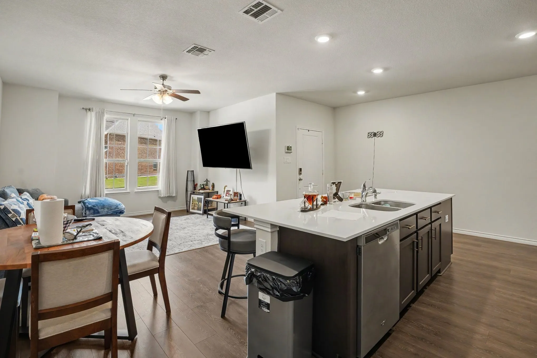 Townhouse For Sale in Dallas County , 2217 Steer Creek Place, Mesquite, Texas 75149, 3 Bedroom, 3 Bathroom, 2 Garage spaces, 1,711 Sqft, built in 2021, Price $295,300, mls#21327844, Real Estate Agent in Mesquite, Homes For Sale in Dallas county, Homes For Sale in Mesquite, Realtor in Mesquite Texas, Real Estate Brokerage Independent Realty Texas, Luminita Cordes Realtor