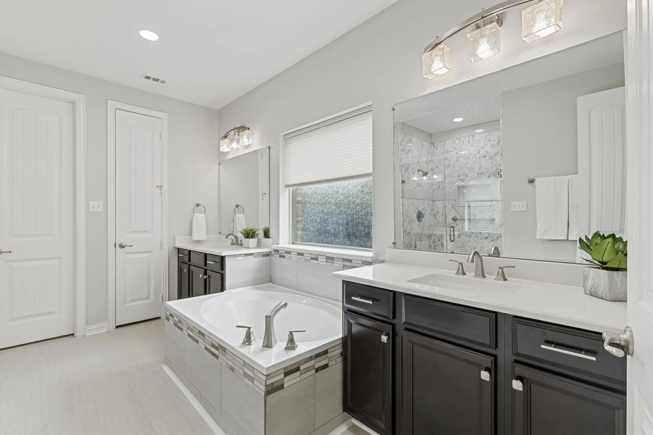 Single Family Residence For Sale in Collin County , 601 Boyd Creek Road, Mc Kinney, Texas 75071, 6 Bedroom, 4 Bathroom, 3 Garage spaces, 4,945 Sqft, built in 2013, mls#21332479, Real Estate Agent in Mc Kinney, Homes For Sale in Collin county, Homes For Sale in Mc Kinney, Realtor in Mc Kinney Texas, Real Estate Brokerage Independent Realty Texas, Luminita Cordes Realtor