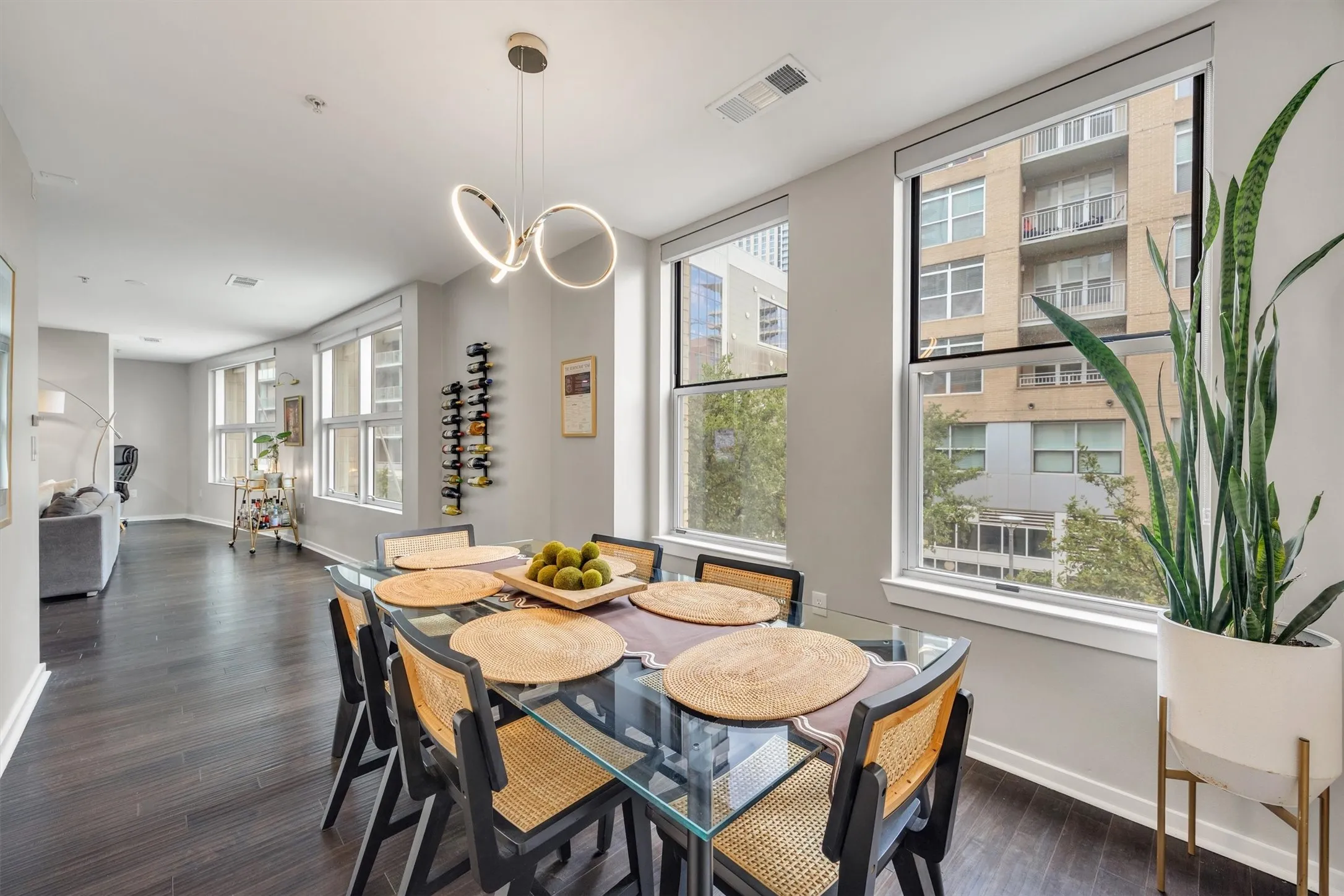 Condominium For Sale in Dallas County , 2323 N Houston Street 202, Dallas, Texas 75219, 2 Bedroom, 2 Bathroom, 3 Garage spaces, 1,784 Sqft, built in 2005, mls#21334817, Real Estate Agent in Dallas, Homes For Sale in Dallas county, Homes For Sale in Dallas, Realtor in Dallas Texas, Real Estate Brokerage Independent Realty Texas, Luminita Cordes Realtor