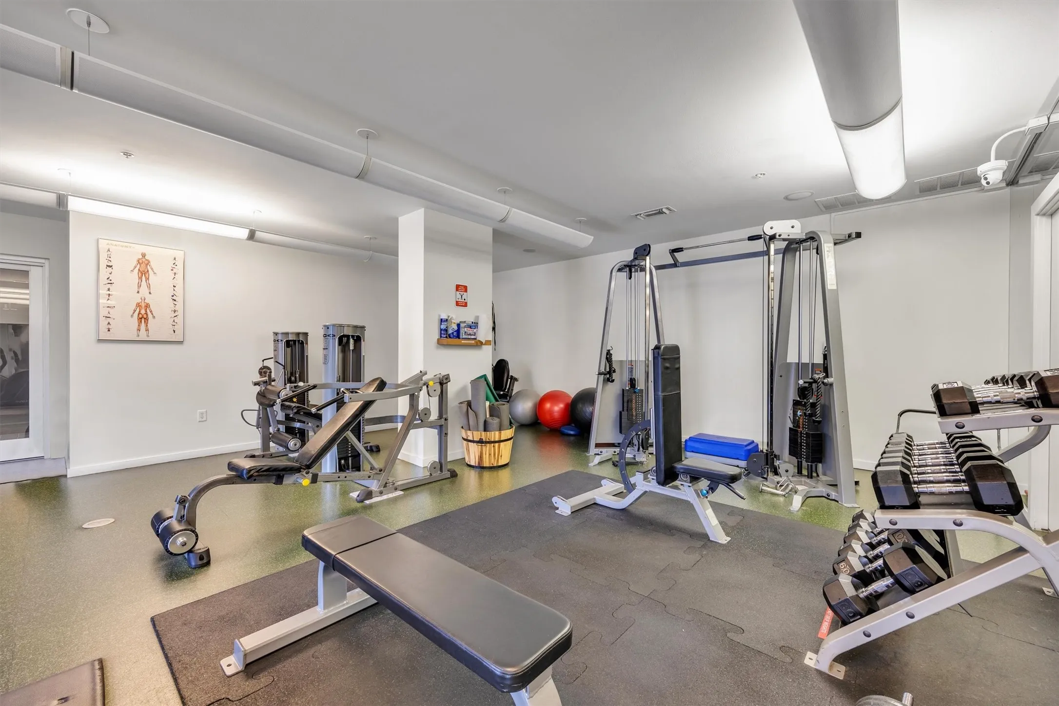 Condominium For Sale in Dallas County , 2323 N Houston Street 202, Dallas, Texas 75219, 2 Bedroom, 2 Bathroom, 3 Garage spaces, 1,784 Sqft, built in 2005, mls#21334817, Real Estate Agent in Dallas, Homes For Sale in Dallas county, Homes For Sale in Dallas, Realtor in Dallas Texas, Real Estate Brokerage Independent Realty Texas, Luminita Cordes Realtor