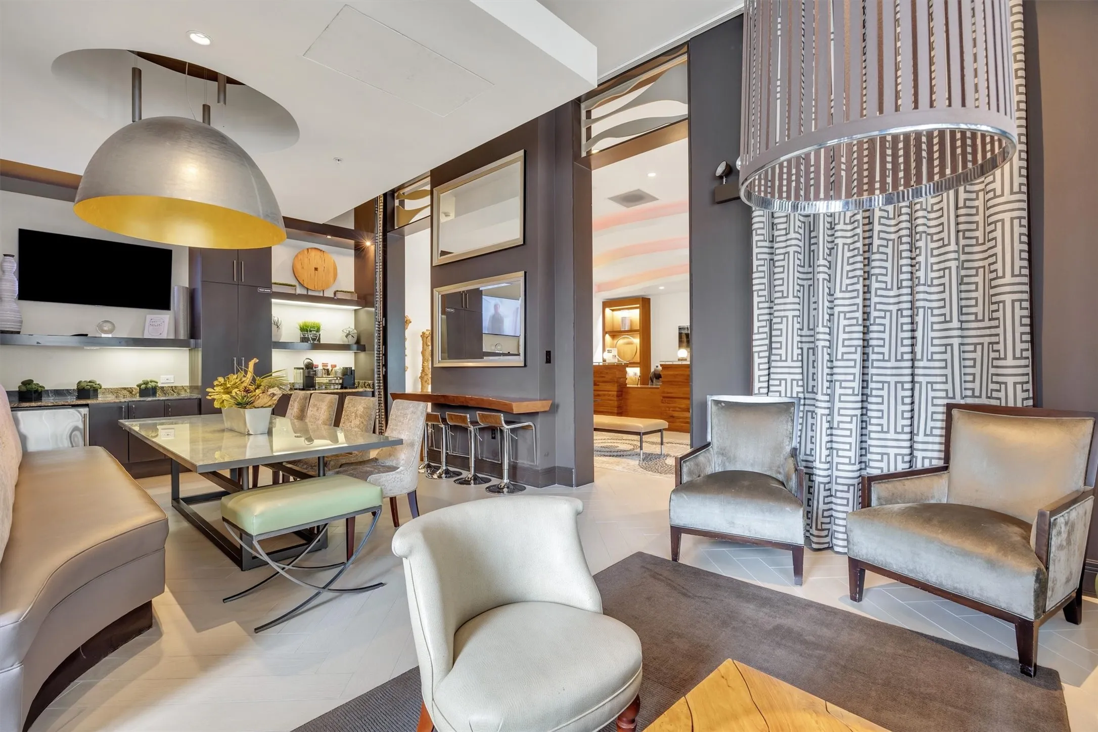 Condominium For Sale in Dallas County , 2323 N Houston Street 202, Dallas, Texas 75219, 2 Bedroom, 2 Bathroom, 3 Garage spaces, 1,784 Sqft, built in 2005, mls#21334817, Real Estate Agent in Dallas, Homes For Sale in Dallas county, Homes For Sale in Dallas, Realtor in Dallas Texas, Real Estate Brokerage Independent Realty Texas, Luminita Cordes Realtor