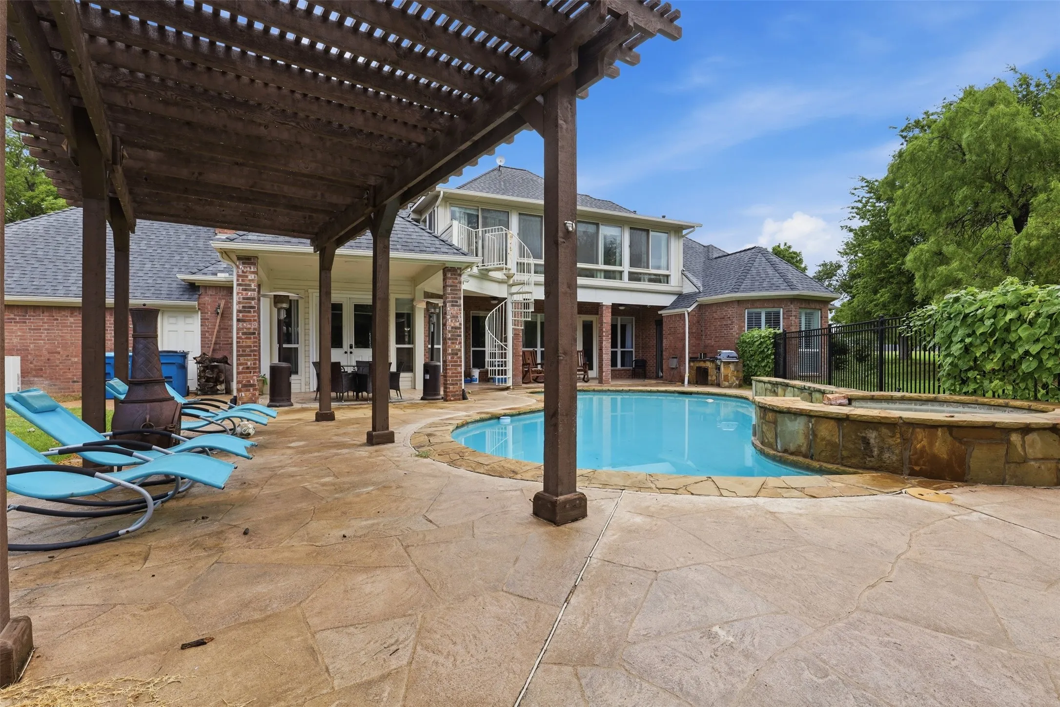 Single Family Residence For Sale in Parker County , 351 Cattlebaron Parc Drive, Fort Worth, Texas 76108, 5 Bedroom, 5 Bathroom, 5 Garage spaces, 4,075 Sqft, built in 1998, mls#21332417, Real Estate Agent in Fort Worth, Homes For Sale in Parker county, Homes For Sale in Fort Worth, Realtor in Fort Worth Texas, Real Estate Brokerage Independent Realty Texas, Luminita Cordes Realtor
