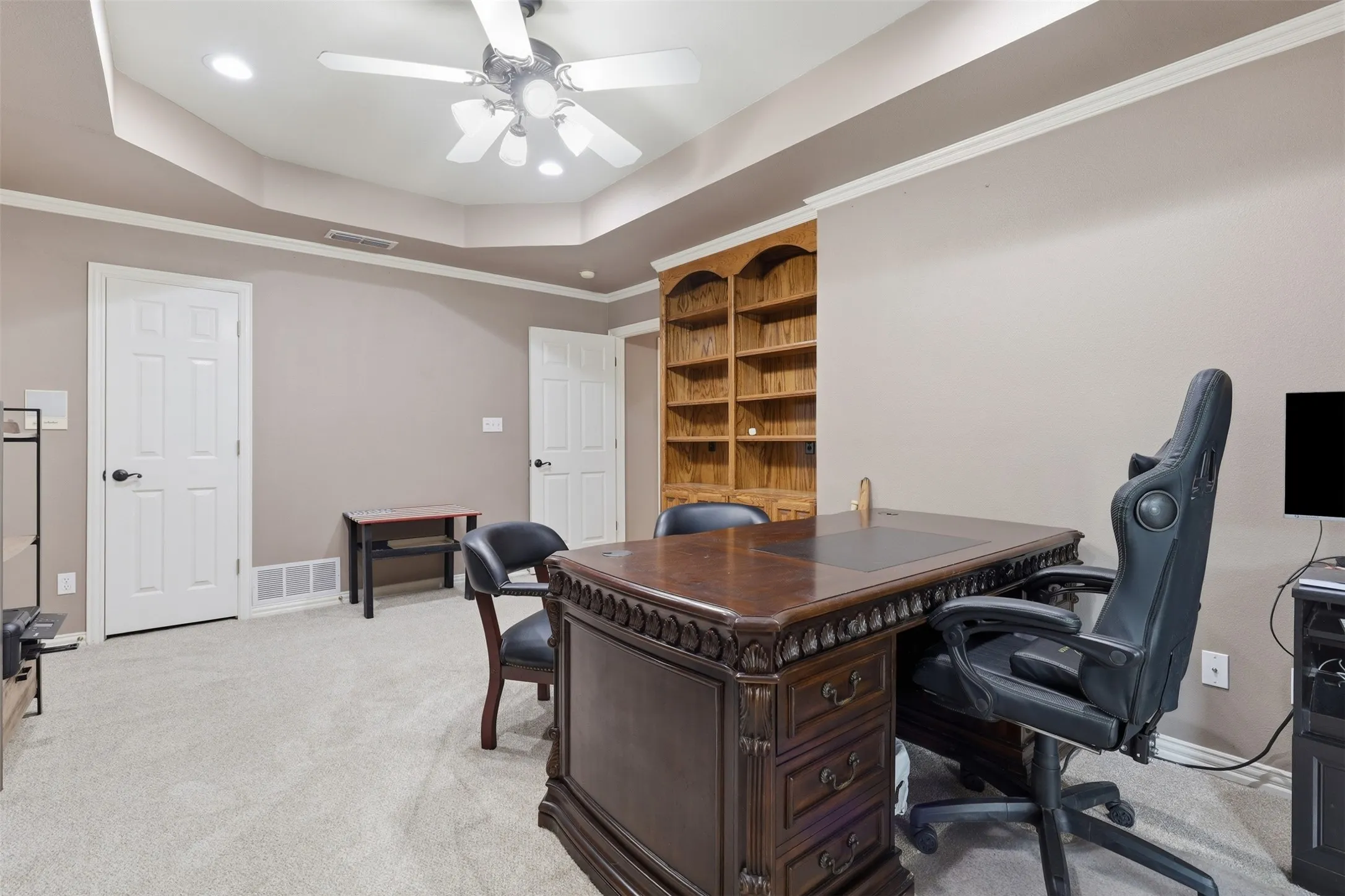 Single Family Residence For Sale in Parker County , 351 Cattlebaron Parc Drive, Fort Worth, Texas 76108, 5 Bedroom, 5 Bathroom, 5 Garage spaces, 4,075 Sqft, built in 1998, mls#21332417, Real Estate Agent in Fort Worth, Homes For Sale in Parker county, Homes For Sale in Fort Worth, Realtor in Fort Worth Texas, Real Estate Brokerage Independent Realty Texas, Luminita Cordes Realtor