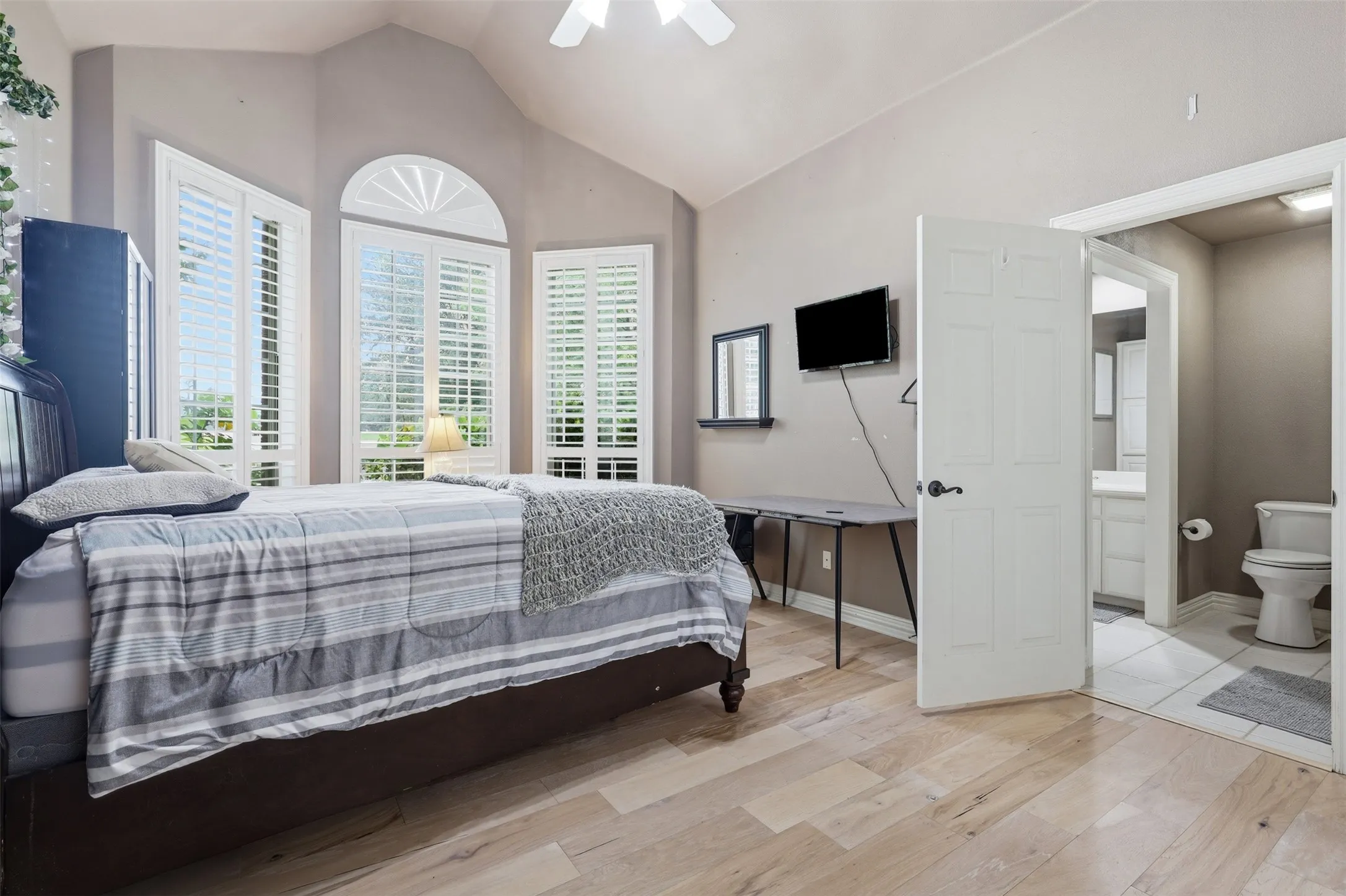 Single Family Residence For Sale in Parker County , 351 Cattlebaron Parc Drive, Fort Worth, Texas 76108, 5 Bedroom, 5 Bathroom, 5 Garage spaces, 4,075 Sqft, built in 1998, mls#21332417, Real Estate Agent in Fort Worth, Homes For Sale in Parker county, Homes For Sale in Fort Worth, Realtor in Fort Worth Texas, Real Estate Brokerage Independent Realty Texas, Luminita Cordes Realtor