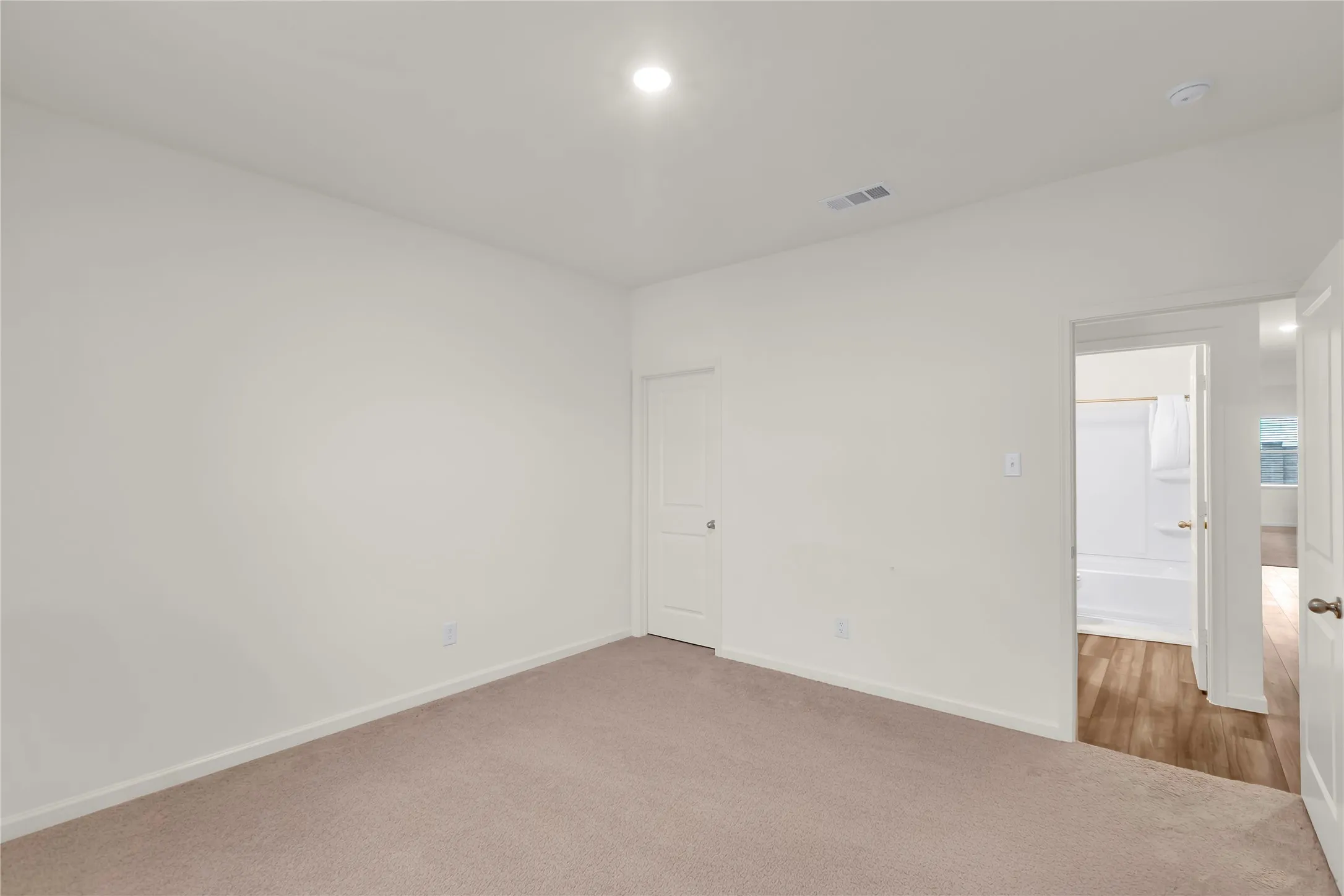 Single Family Residence For Sale in Tarrant County , 4929 Knob Drive, Fort Worth, Texas 76179, 3 Bedroom, 2 Bathroom, 2 Garage spaces, 1,675 Sqft, built in 2024, mls#21334393, Real Estate Agent in Fort Worth, Homes For Sale in Tarrant county, Homes For Sale in Fort Worth, Realtor in Fort Worth Texas, Real Estate Brokerage Independent Realty Texas, Luminita Cordes Realtor