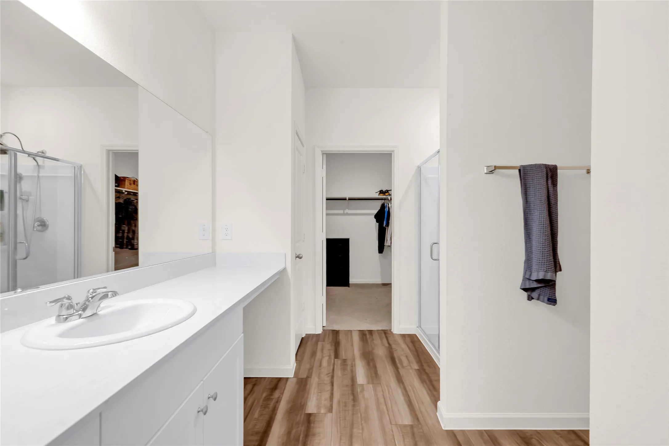 Master Bathroom With A Walk in Closet