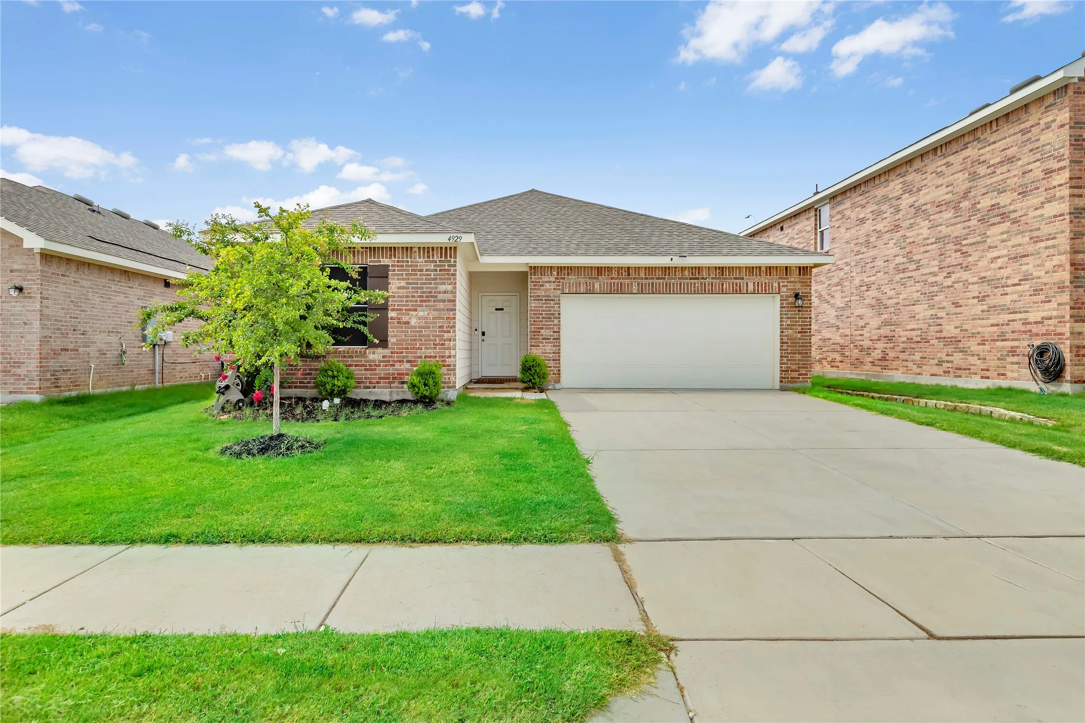 Single Family Residence For Sale in Tarrant County , 4929 Knob Drive, Fort Worth, Texas 76179, 3 Bedroom, 2 Bathroom, 2 Garage spaces, 1,675 Sqft, built in 2024, mls#21334393, Real Estate Agent in Fort Worth, Homes For Sale in Tarrant county, Homes For Sale in Fort Worth, Realtor in Fort Worth Texas, Real Estate Brokerage Independent Realty Texas, Luminita Cordes Realtor