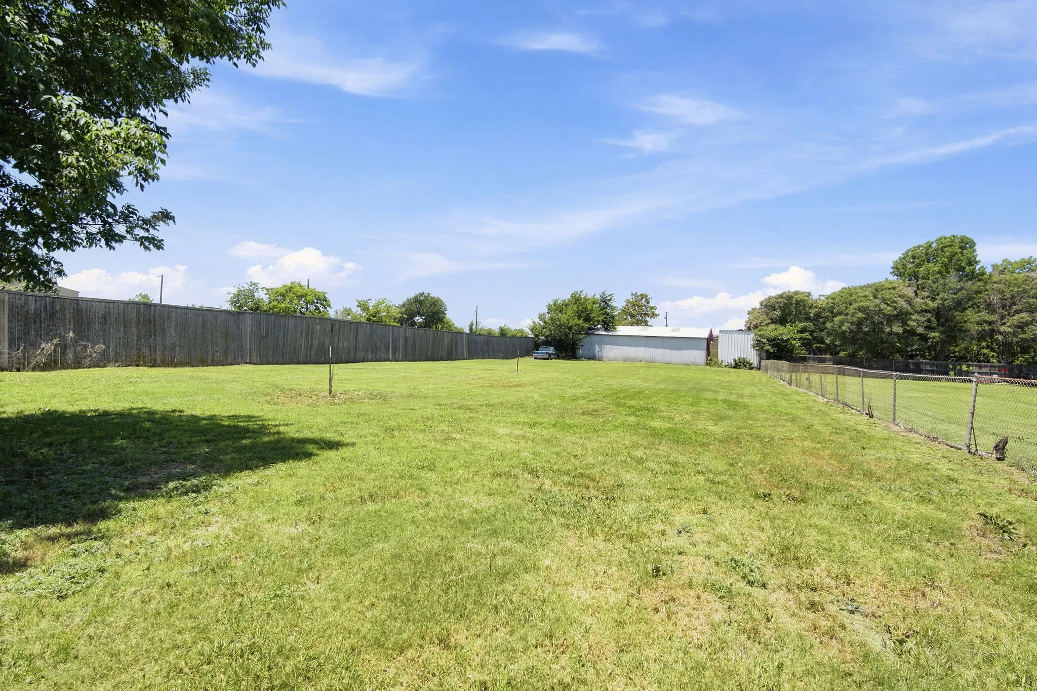 Single Family Residence For Sale in Ellis County , 1519 Shawnee Road, Red Oak, Texas 75165, 3 Bedroom, 2 Bathroom, 2 Garage spaces, 1,577 Sqft, built in 2004, mls#21322451, Real Estate Agent in Red Oak, Homes For Sale in Ellis county, Homes For Sale in Red Oak, Realtor in Red Oak Texas, Real Estate Brokerage Independent Realty Texas, Luminita Cordes Realtor