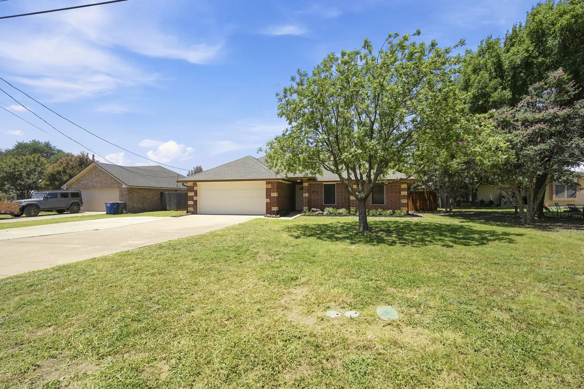 Single Family Residence For Sale in Ellis County , 1519 Shawnee Road, Red Oak, Texas 75165, 3 Bedroom, 2 Bathroom, 2 Garage spaces, 1,577 Sqft, built in 2004, mls#21322451, Real Estate Agent in Red Oak, Homes For Sale in Ellis county, Homes For Sale in Red Oak, Realtor in Red Oak Texas, Real Estate Brokerage Independent Realty Texas, Luminita Cordes Realtor