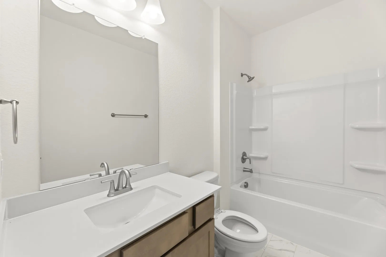 15. 3805 Buckhead - 2ND Bath