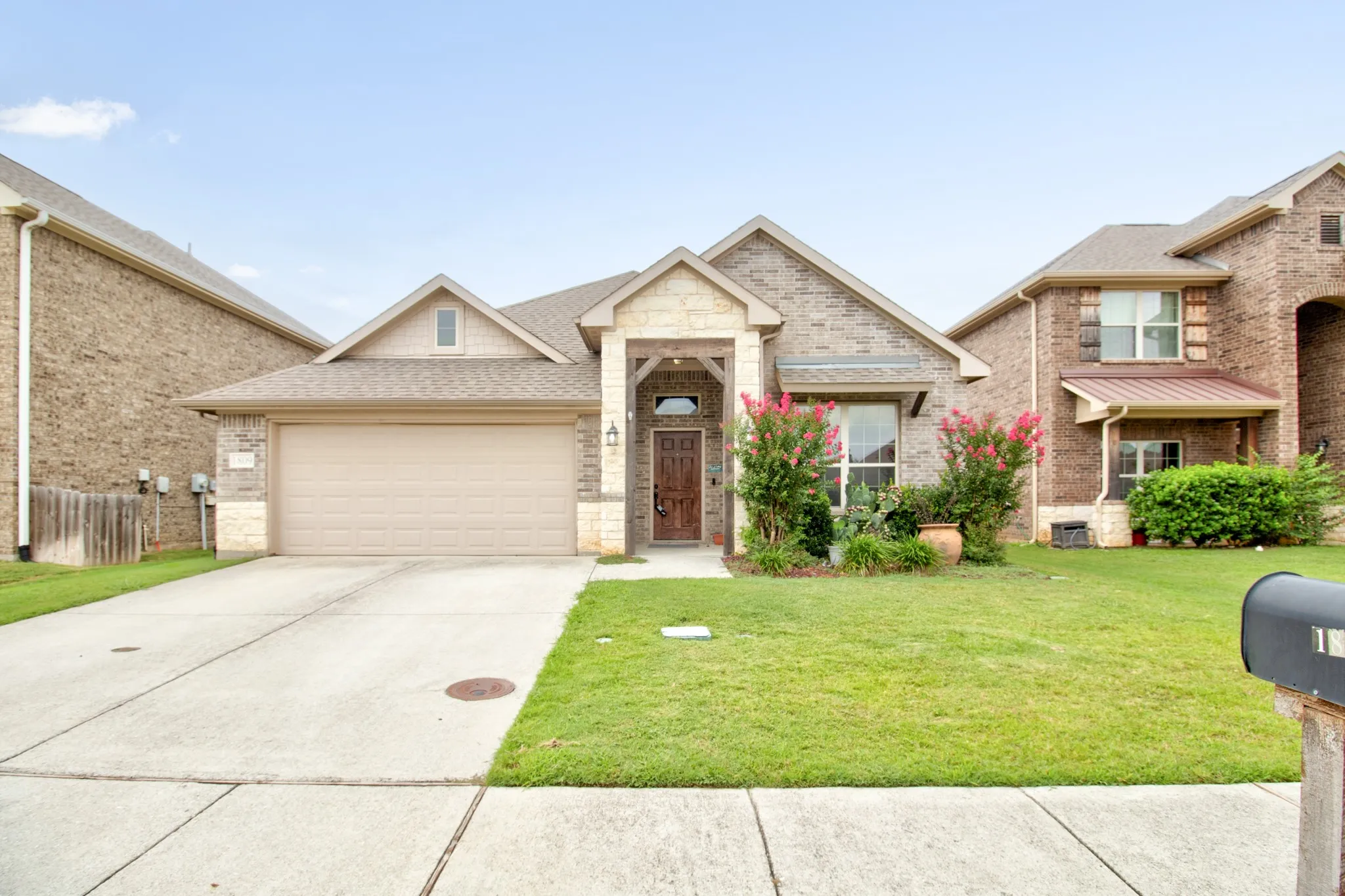 Single Family Residence For Sale in Cooke County , 1809 SILVER OAKS, Gainesville, Texas 76240, 3 Bedroom, 2 Bathroom, 2 Garage spaces, 1,893 Sqft, built in 2018, mls#21334752, Real Estate Agent in Gainesville, Homes For Sale in Cooke county, Homes For Sale in Gainesville, Realtor in Gainesville Texas, Real Estate Brokerage Independent Realty Texas, Luminita Cordes Realtor