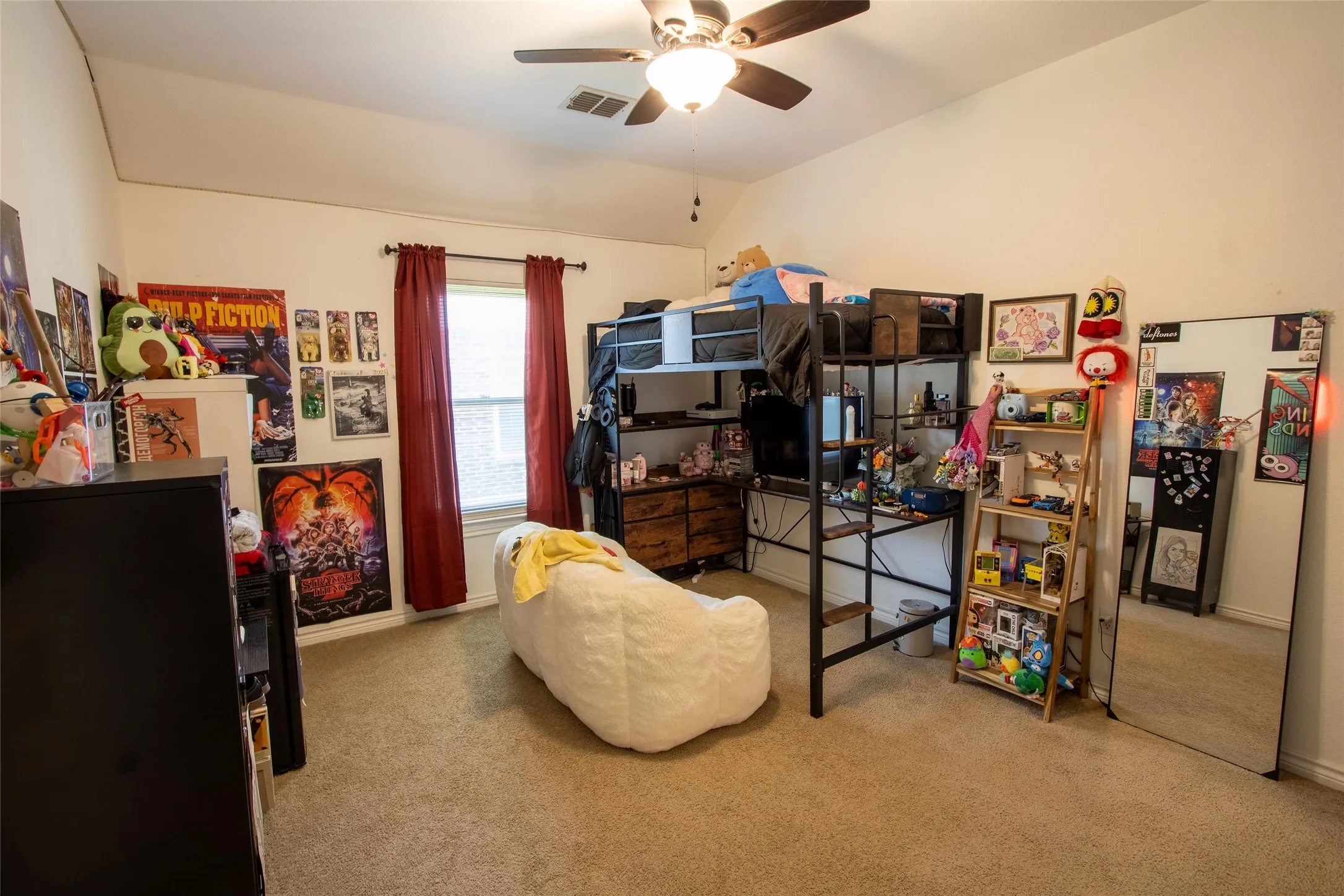 Single Family Residence For Sale in Johnson County , 1613 Cowtown Drive, Mansfield, Texas 76063, 3 Bedroom, 2 Bathroom, 2 Garage spaces, 2,076 Sqft, built in 2006, mls#21334830, Real Estate Agent in Mansfield, Homes For Sale in Johnson county, Homes For Sale in Mansfield, Realtor in Mansfield Texas, Real Estate Brokerage Independent Realty Texas, Luminita Cordes Realtor
