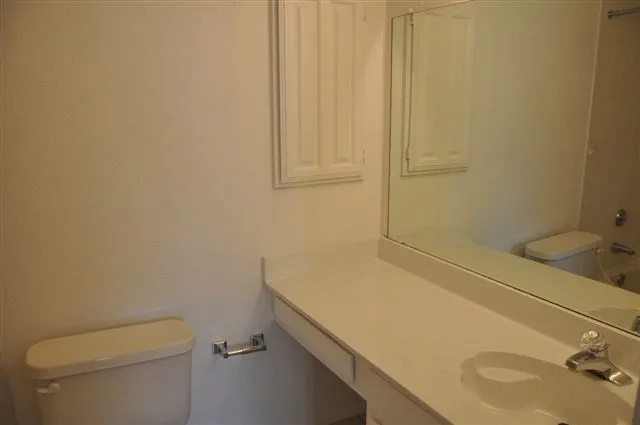 Condominium For Rent in Dallas County , 5630 Spring Valley Road 17d, Dallas, Texas 75254, 2 Bedroom, 3 Bathroom, 1 Garage spaces, 1,168 Sqft, built in 1982, mls#21334831, Real Estate Agent in Dallas, Homes For Rent in Dallas county, Homes For Rent in Dallas, Realtor in Dallas Texas, Real Estate Brokerage Independent Realty Texas, Luminita Cordes Realtor
