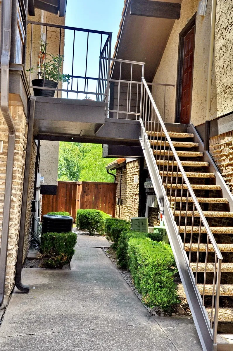 Condominium For Rent in Dallas County , 5630 Spring Valley Road 17d, Dallas, Texas 75254, 2 Bedroom, 3 Bathroom, 1 Garage spaces, 1,168 Sqft, built in 1982, mls#21334831, Real Estate Agent in Dallas, Homes For Rent in Dallas county, Homes For Rent in Dallas, Realtor in Dallas Texas, Real Estate Brokerage Independent Realty Texas, Luminita Cordes Realtor
