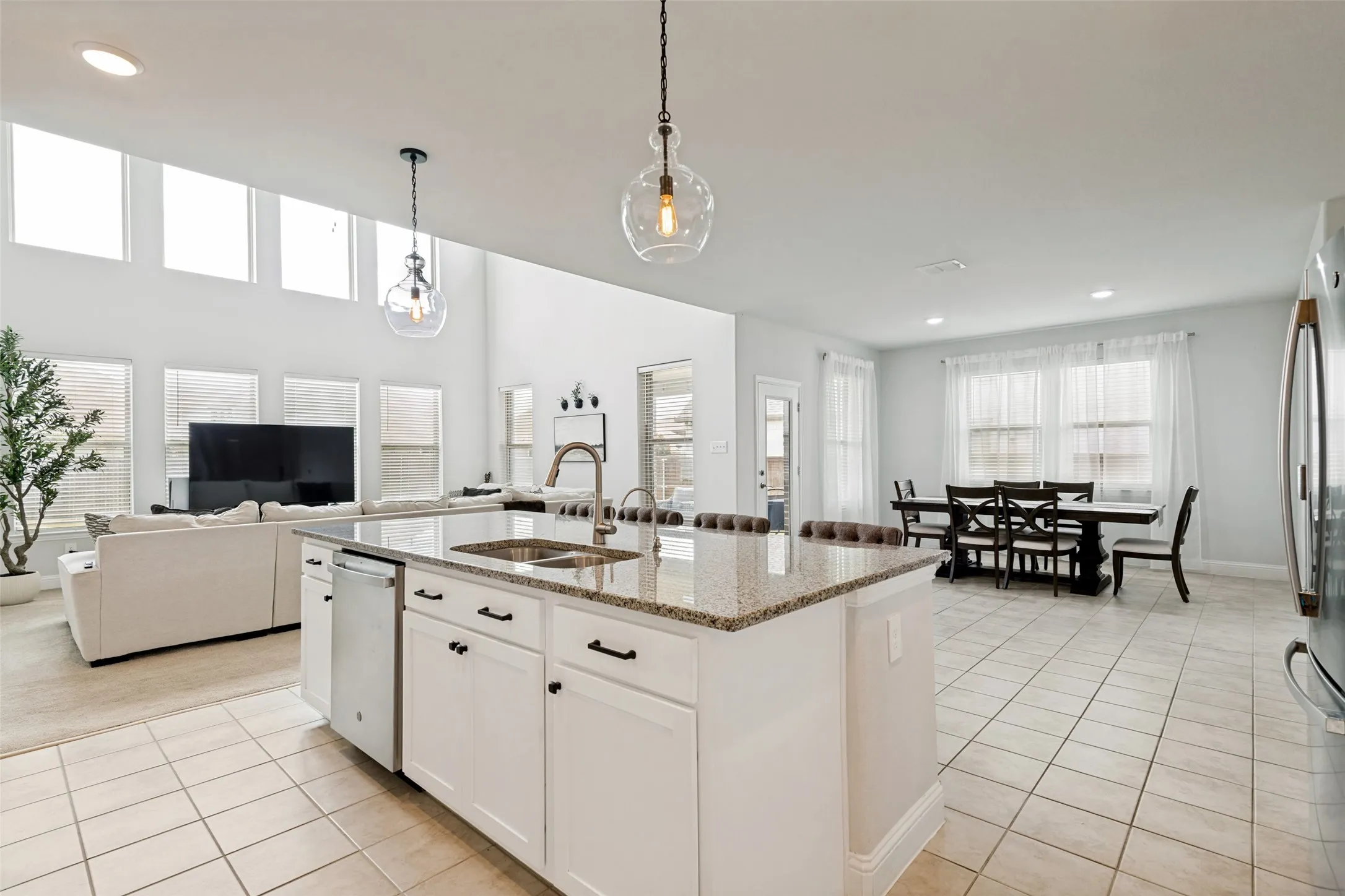 Single Family Residence For Sale in Kaufman County , 1109 Almond Drive, Forney, Texas 75126, 4 Bedroom, 3 Bathroom, 2 Garage spaces, 3,508 Sqft, built in 2022, mls#21332760, Real Estate Agent in Forney, Homes For Sale in Kaufman county, Homes For Sale in Forney, Realtor in Forney Texas, Real Estate Brokerage Independent Realty Texas, Luminita Cordes Realtor