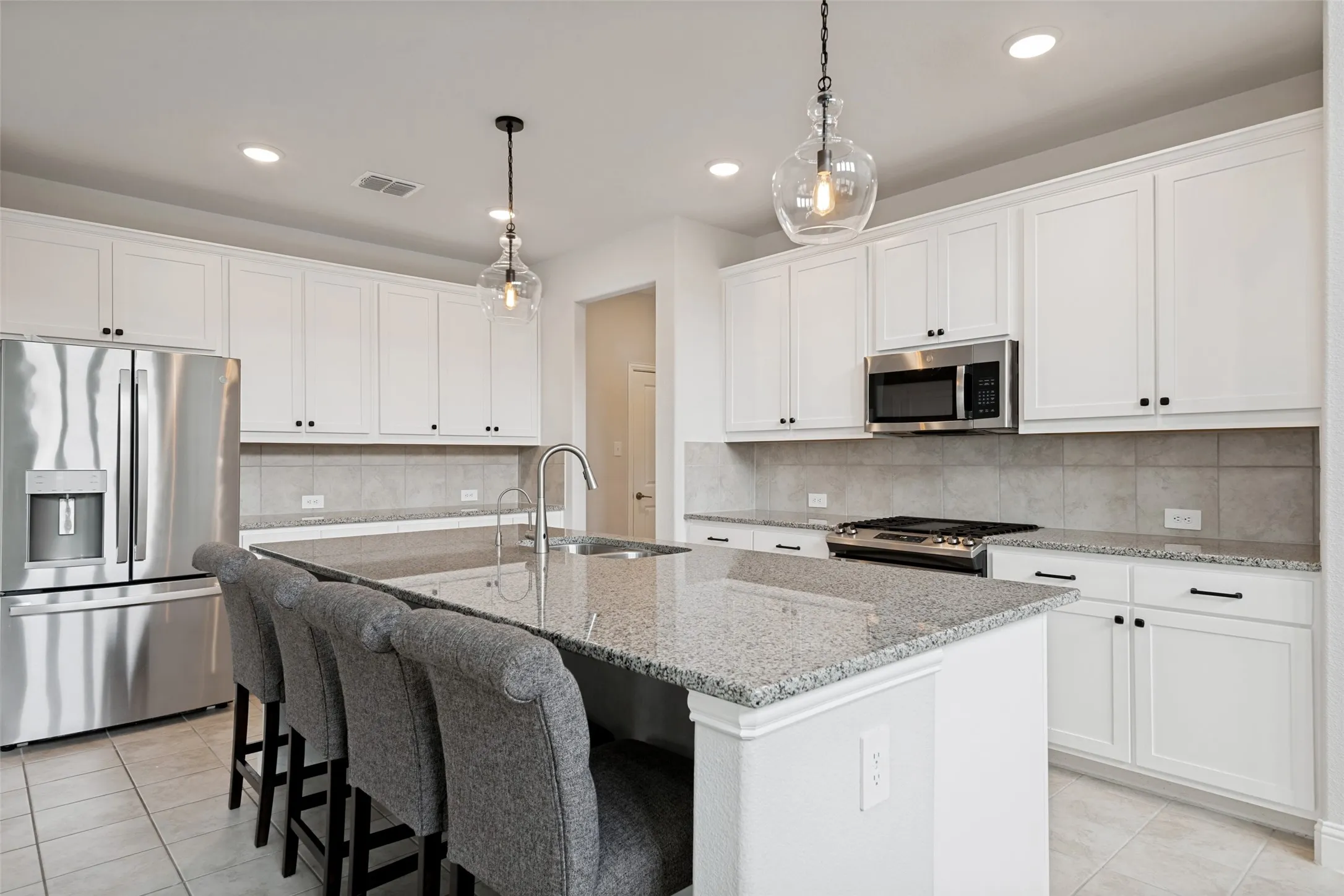 Single Family Residence For Sale in Kaufman County , 1109 Almond Drive, Forney, Texas 75126, 4 Bedroom, 3 Bathroom, 2 Garage spaces, 3,508 Sqft, built in 2022, mls#21332760, Real Estate Agent in Forney, Homes For Sale in Kaufman county, Homes For Sale in Forney, Realtor in Forney Texas, Real Estate Brokerage Independent Realty Texas, Luminita Cordes Realtor