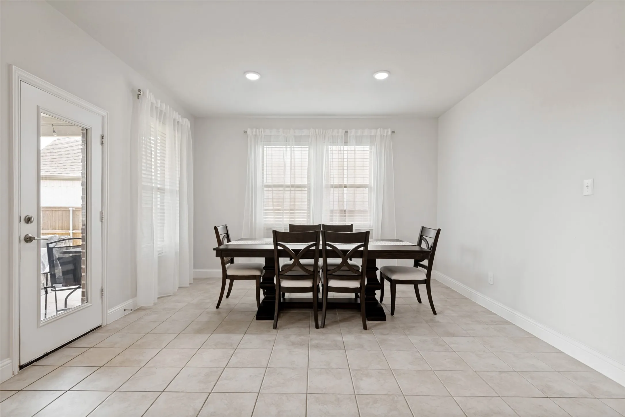 Single Family Residence For Sale in Kaufman County , 1109 Almond Drive, Forney, Texas 75126, 4 Bedroom, 3 Bathroom, 2 Garage spaces, 3,508 Sqft, built in 2022, mls#21332760, Real Estate Agent in Forney, Homes For Sale in Kaufman county, Homes For Sale in Forney, Realtor in Forney Texas, Real Estate Brokerage Independent Realty Texas, Luminita Cordes Realtor