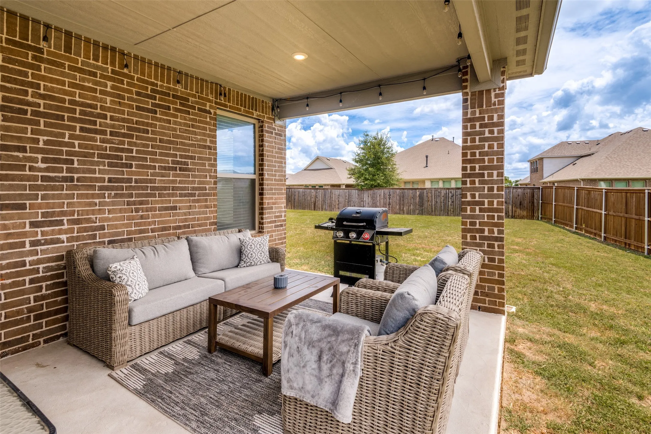 Single Family Residence For Sale in Kaufman County , 1109 Almond Drive, Forney, Texas 75126, 4 Bedroom, 3 Bathroom, 2 Garage spaces, 3,508 Sqft, built in 2022, mls#21332760, Real Estate Agent in Forney, Homes For Sale in Kaufman county, Homes For Sale in Forney, Realtor in Forney Texas, Real Estate Brokerage Independent Realty Texas, Luminita Cordes Realtor