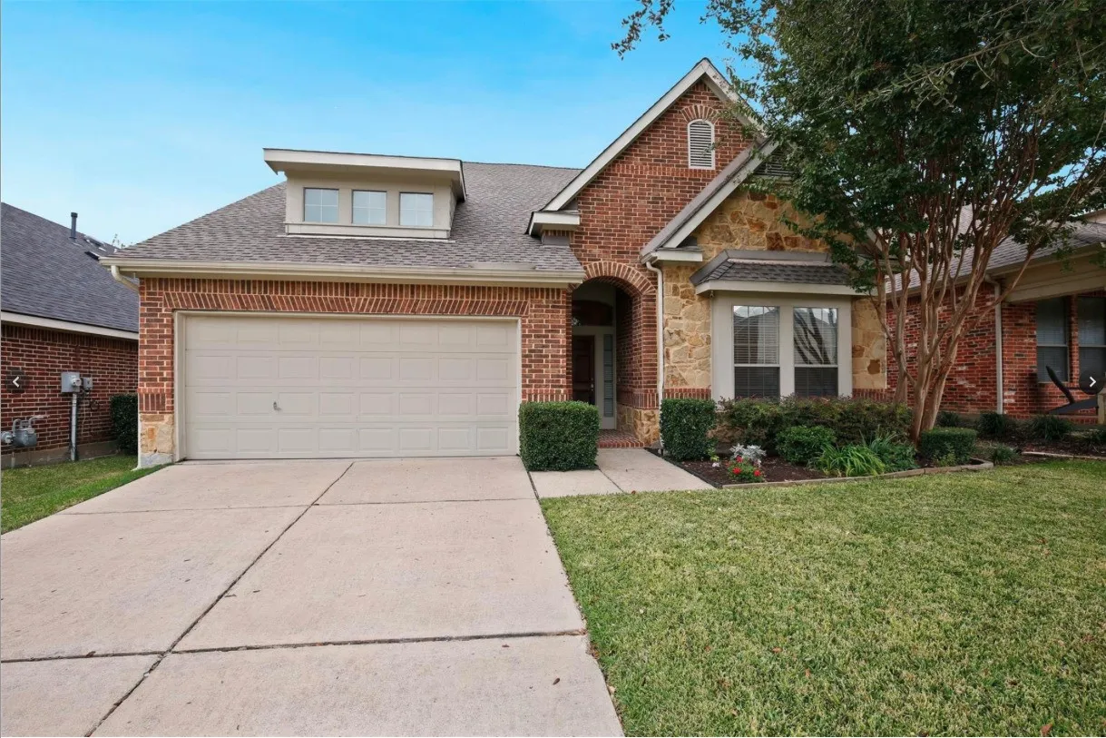 Single Family Residence For Sale in Dallas County , 6939 Chackbay Lane, Dallas, Texas 75227, 3 Bedroom, 2 Bathroom, 2 Garage spaces, 2,528 Sqft, built in 2006, Price $469,000, mls#21334388, Real Estate Agent in Dallas, Homes For Sale in Dallas county, Homes For Sale in Dallas, Realtor in Dallas Texas, Real Estate Brokerage Independent Realty Texas, Luminita Cordes Realtor
