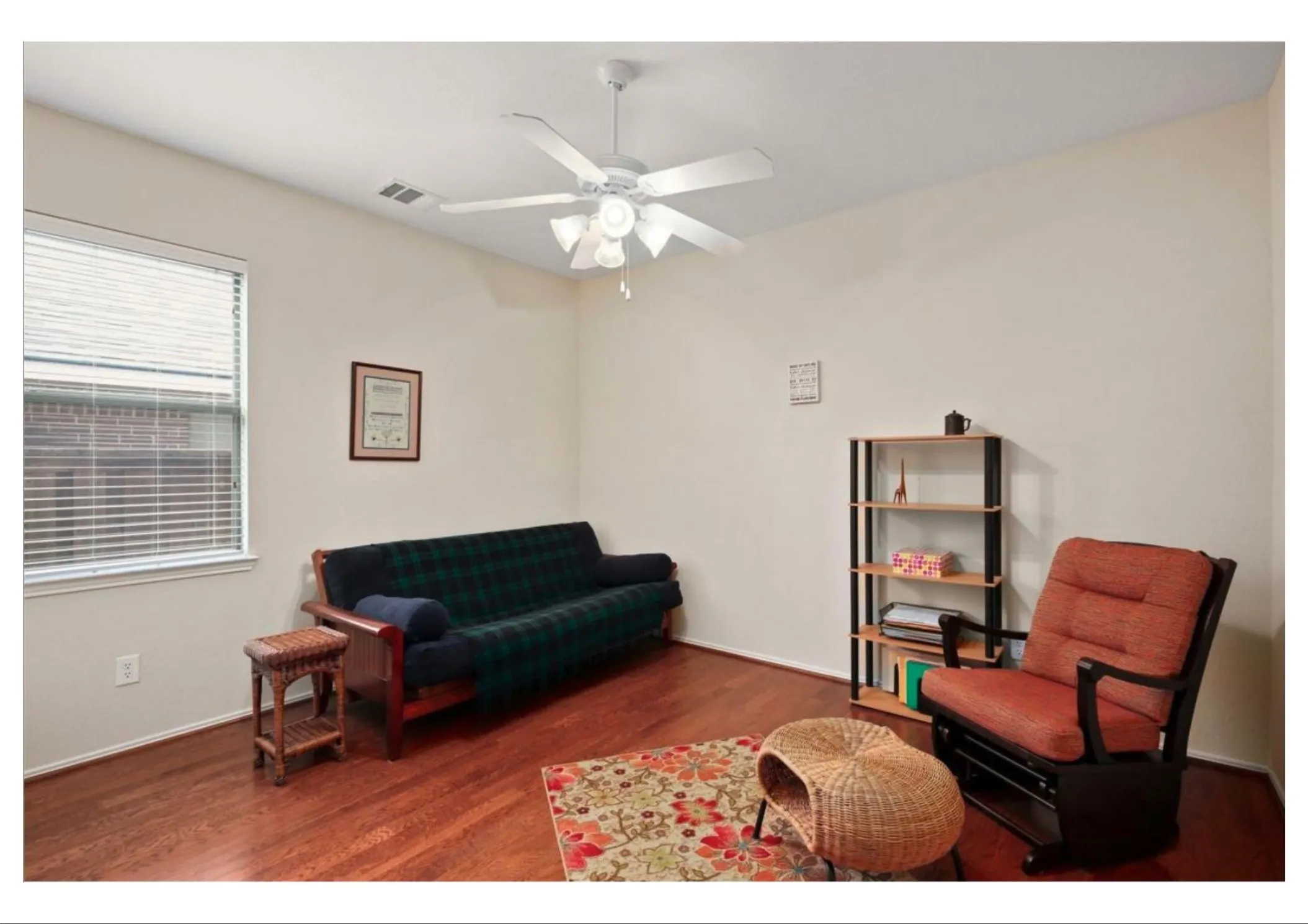 Single Family Residence For Sale in Dallas County , 6939 Chackbay Lane, Dallas, Texas 75227, 3 Bedroom, 2 Bathroom, 2 Garage spaces, 2,528 Sqft, built in 2006, Price $469,000, mls#21334388, Real Estate Agent in Dallas, Homes For Sale in Dallas county, Homes For Sale in Dallas, Realtor in Dallas Texas, Real Estate Brokerage Independent Realty Texas, Luminita Cordes Realtor