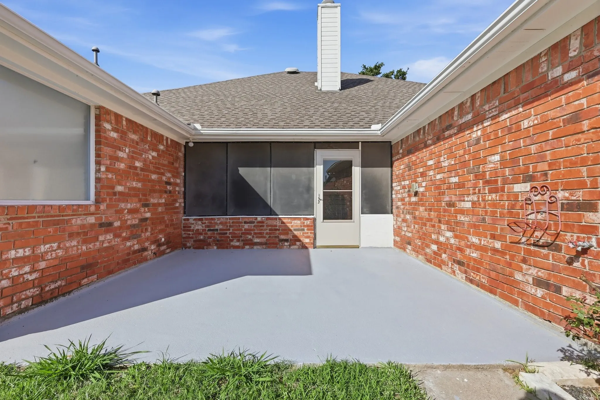 Single Family Residence For Sale in Dallas County , 1718 Creek Valley Road, Mesquite, Texas 75181, 4 Bedroom, 2 Bathroom, 2 Garage spaces, 2,115 Sqft, built in 1996, mls#21334468, Real Estate Agent in Mesquite, Homes For Sale in Dallas county, Homes For Sale in Mesquite, Realtor in Mesquite Texas, Real Estate Brokerage Independent Realty Texas, Luminita Cordes Realtor