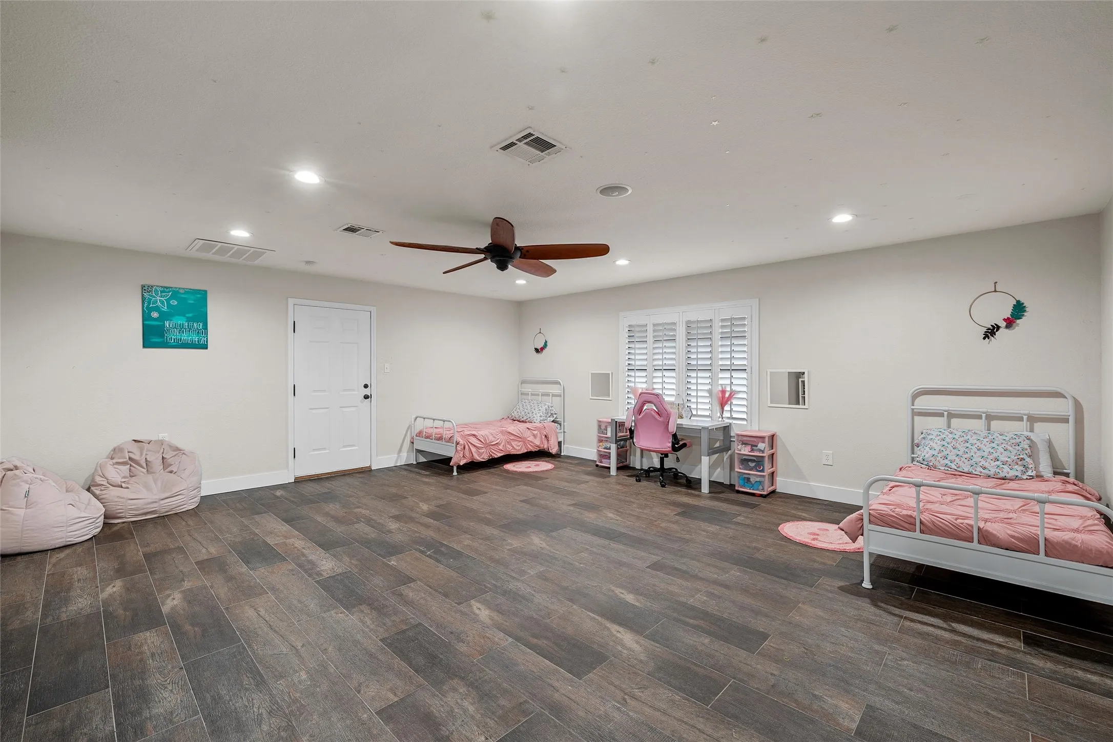 Single Family Residence For Sale in Bosque County , 401 N Avenue V, Clifton, Texas 76634, 3 Bedroom, 2 Bathroom, 2 Garage spaces, 1,878 Sqft, built in 1989, mls#21331304, Real Estate Agent in Clifton, Homes For Sale in Bosque county, Homes For Sale in Clifton, Realtor in Clifton Texas, Real Estate Brokerage Independent Realty Texas, Luminita Cordes Realtor