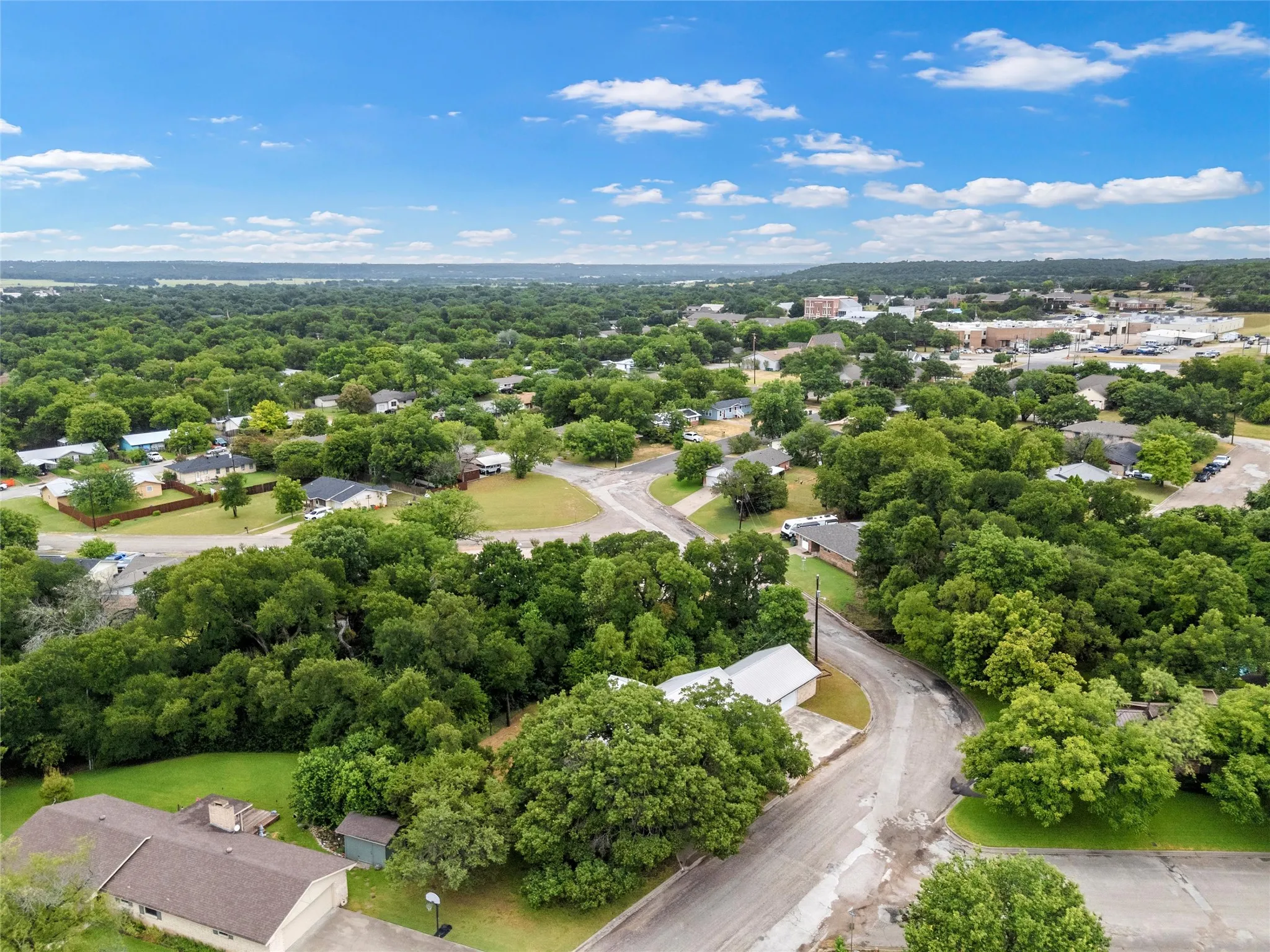 Single Family Residence For Sale in Bosque County , 401 N Avenue V, Clifton, Texas 76634, 3 Bedroom, 2 Bathroom, 2 Garage spaces, 1,878 Sqft, built in 1989, mls#21331304, Real Estate Agent in Clifton, Homes For Sale in Bosque county, Homes For Sale in Clifton, Realtor in Clifton Texas, Real Estate Brokerage Independent Realty Texas, Luminita Cordes Realtor