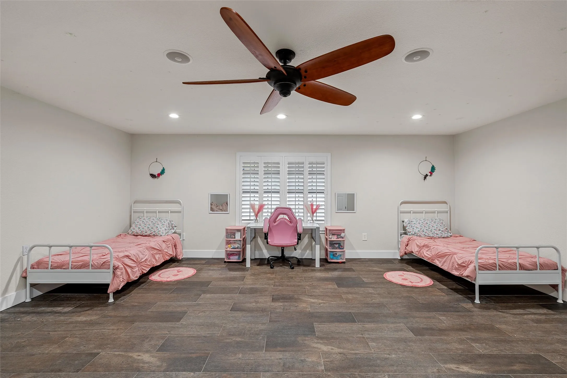 Single Family Residence For Sale in Bosque County , 401 N Avenue V, Clifton, Texas 76634, 3 Bedroom, 2 Bathroom, 2 Garage spaces, 1,878 Sqft, built in 1989, mls#21331304, Real Estate Agent in Clifton, Homes For Sale in Bosque county, Homes For Sale in Clifton, Realtor in Clifton Texas, Real Estate Brokerage Independent Realty Texas, Luminita Cordes Realtor