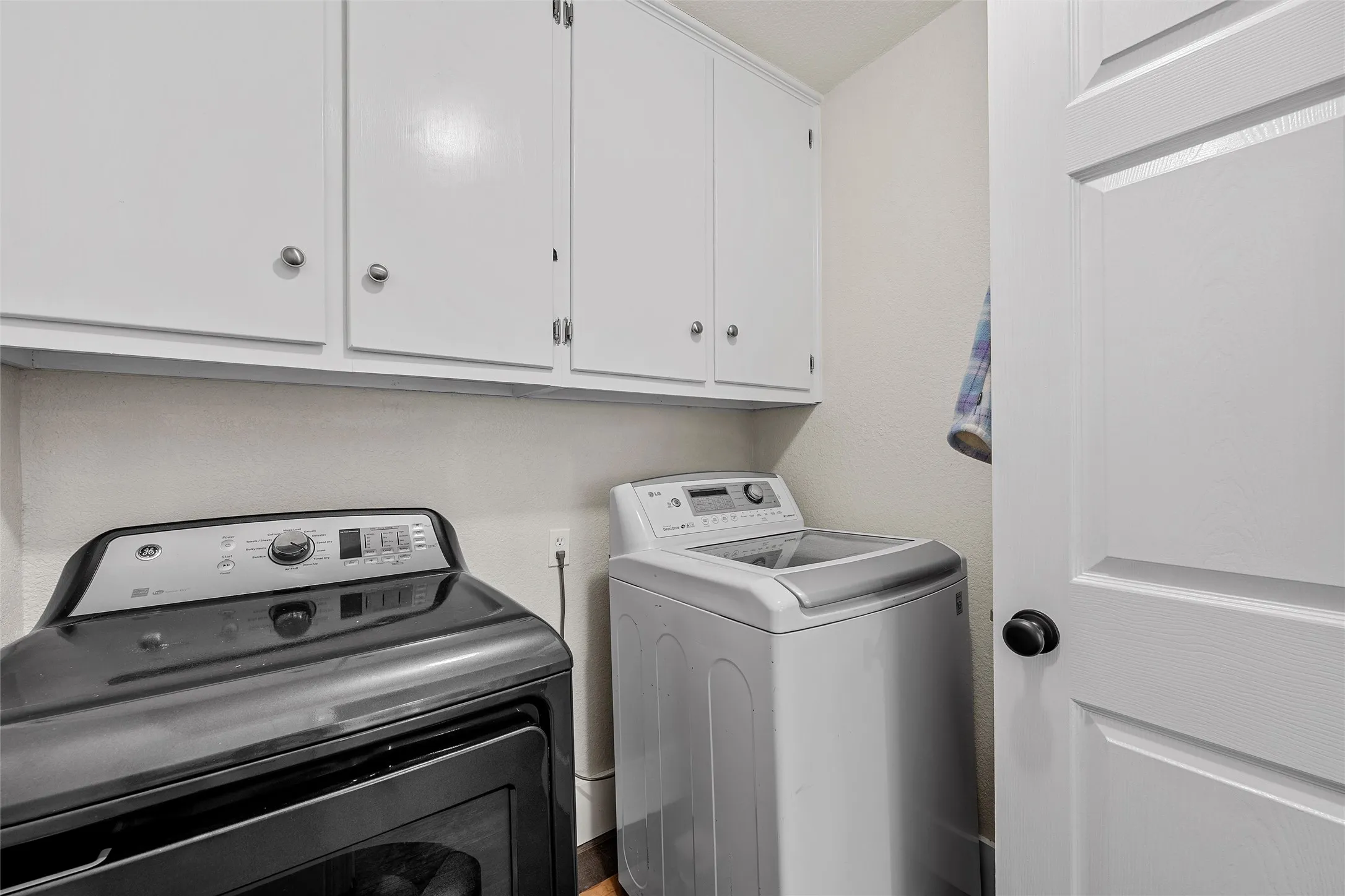 Single Family Residence For Sale in Bosque County , 401 N Avenue V, Clifton, Texas 76634, 3 Bedroom, 2 Bathroom, 2 Garage spaces, 1,878 Sqft, built in 1989, mls#21331304, Real Estate Agent in Clifton, Homes For Sale in Bosque county, Homes For Sale in Clifton, Realtor in Clifton Texas, Real Estate Brokerage Independent Realty Texas, Luminita Cordes Realtor