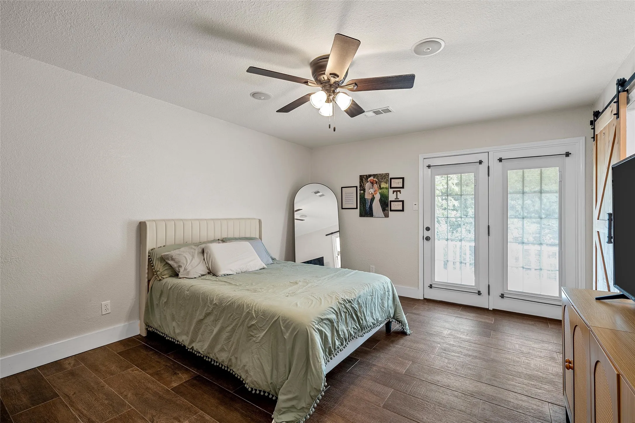 Single Family Residence For Sale in Bosque County , 401 N Avenue V, Clifton, Texas 76634, 3 Bedroom, 2 Bathroom, 2 Garage spaces, 1,878 Sqft, built in 1989, mls#21331304, Real Estate Agent in Clifton, Homes For Sale in Bosque county, Homes For Sale in Clifton, Realtor in Clifton Texas, Real Estate Brokerage Independent Realty Texas, Luminita Cordes Realtor