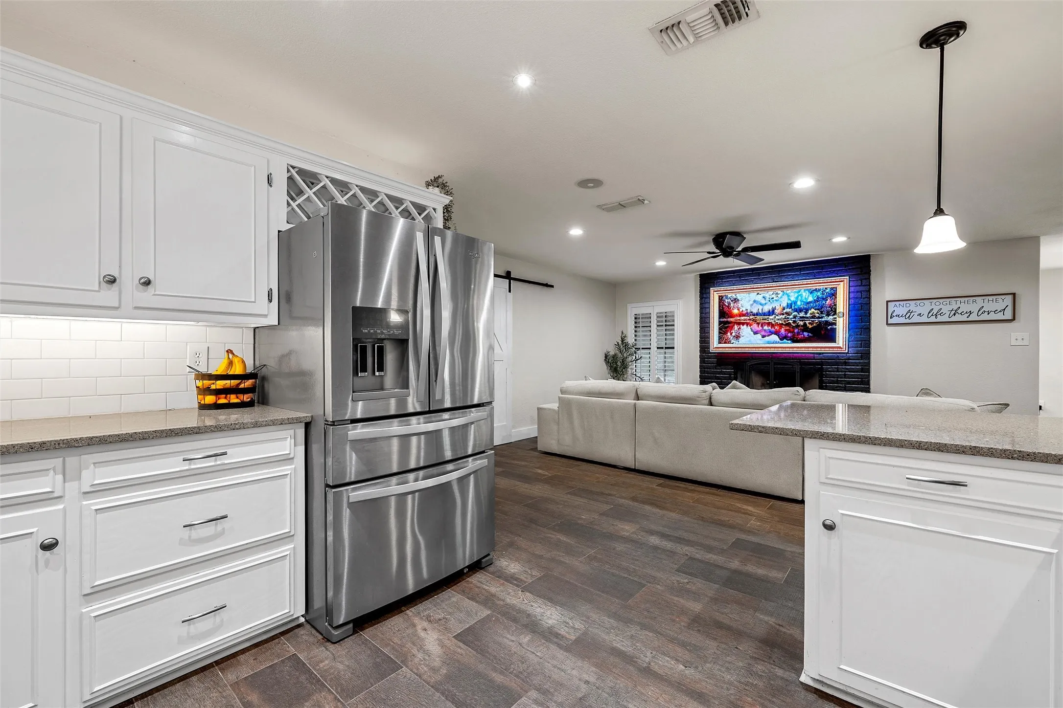 Single Family Residence For Sale in Bosque County , 401 N Avenue V, Clifton, Texas 76634, 3 Bedroom, 2 Bathroom, 2 Garage spaces, 1,878 Sqft, built in 1989, mls#21331304, Real Estate Agent in Clifton, Homes For Sale in Bosque county, Homes For Sale in Clifton, Realtor in Clifton Texas, Real Estate Brokerage Independent Realty Texas, Luminita Cordes Realtor