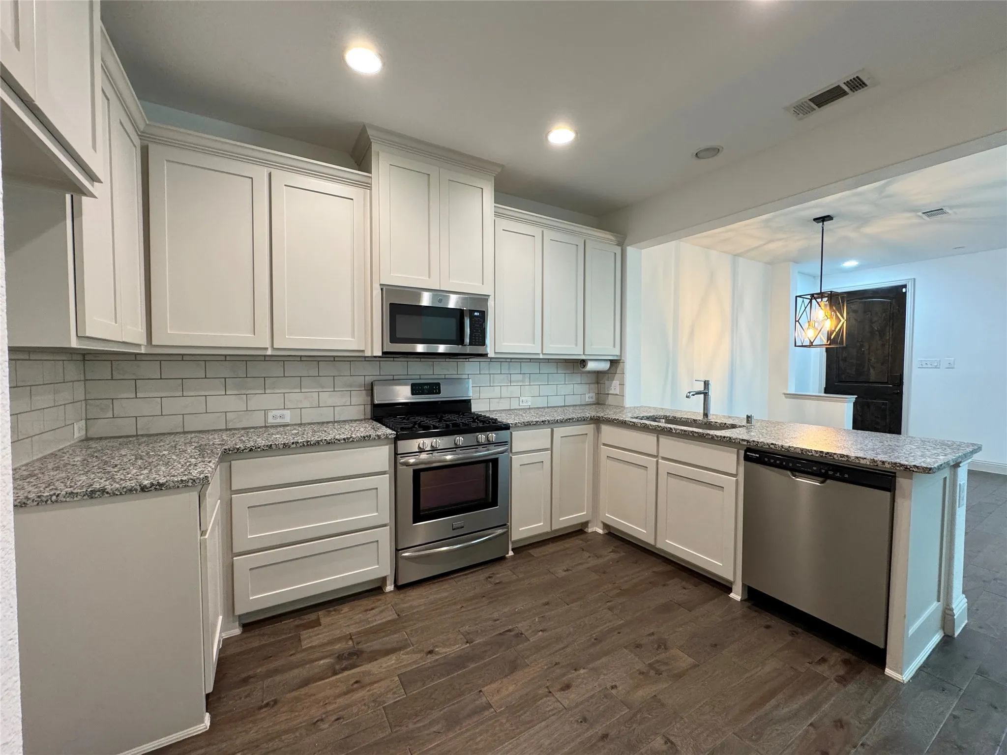 Townhouse For Rent in Collin County , 6285 Davison Way, Mc Kinney, Texas 75070, 2 Bedroom, 3 Bathroom, 2 Garage spaces, 1,527 Sqft, built in 2016, mls#21334835, Real Estate Agent in Mc Kinney, Homes For Rent in Collin county, Homes For Rent in Mc Kinney, Realtor in Mc Kinney Texas, Real Estate Brokerage Independent Realty Texas, Luminita Cordes Realtor