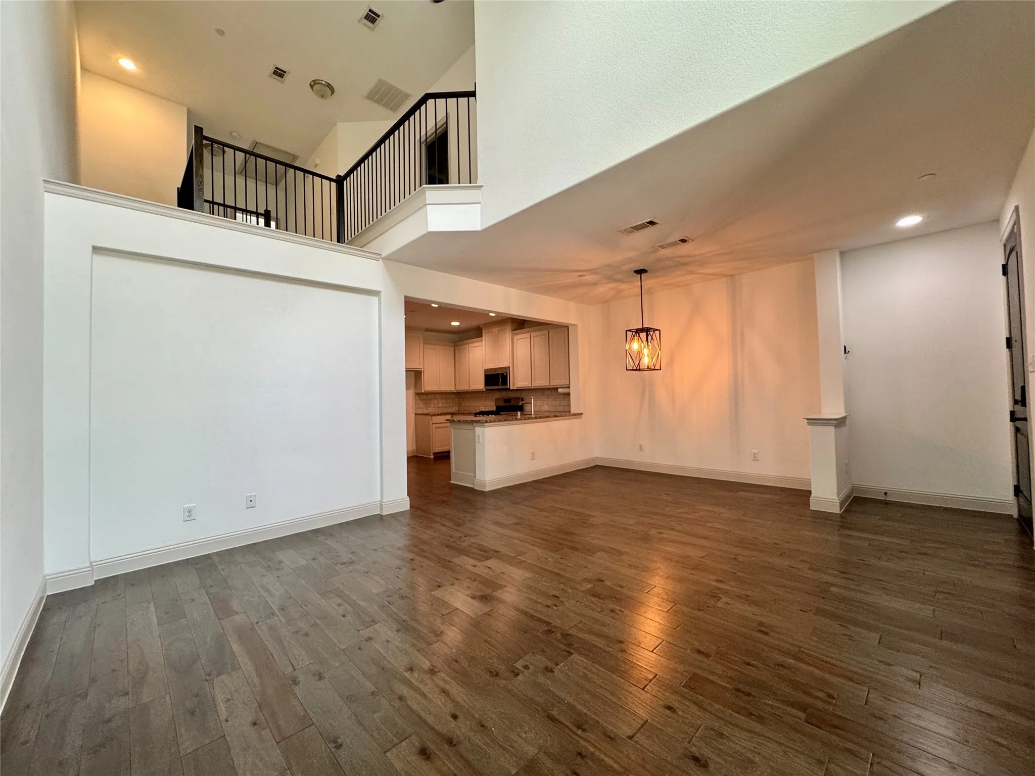 Townhouse For Rent in Collin County , 6285 Davison Way, Mc Kinney, Texas 75070, 2 Bedroom, 3 Bathroom, 2 Garage spaces, 1,527 Sqft, built in 2016, mls#21334835, Real Estate Agent in Mc Kinney, Homes For Rent in Collin county, Homes For Rent in Mc Kinney, Realtor in Mc Kinney Texas, Real Estate Brokerage Independent Realty Texas, Luminita Cordes Realtor