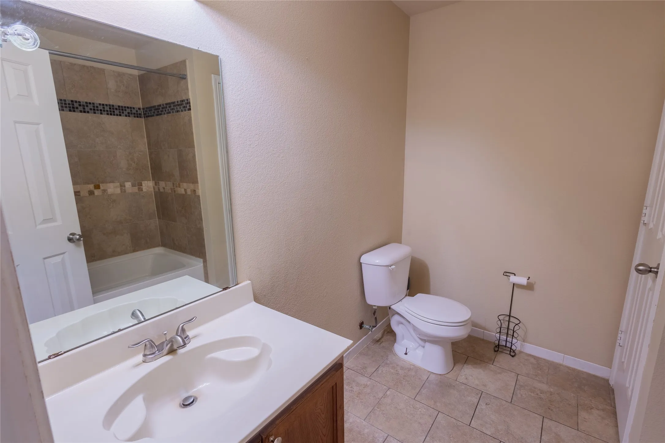 Single Family Residence For Sale in Denton County , 5718 Green Ivy Road, Denton, Texas 76210, 4 Bedroom, 3 Bathroom, 2 Garage spaces, 2,917 Sqft, built in 2006, Price $359,000, mls#21334671, Real Estate Agent in Denton, Homes For Sale in Denton county, Homes For Sale in Denton, Realtor in Denton Texas, Real Estate Brokerage Independent Realty Texas, Luminita Cordes Realtor