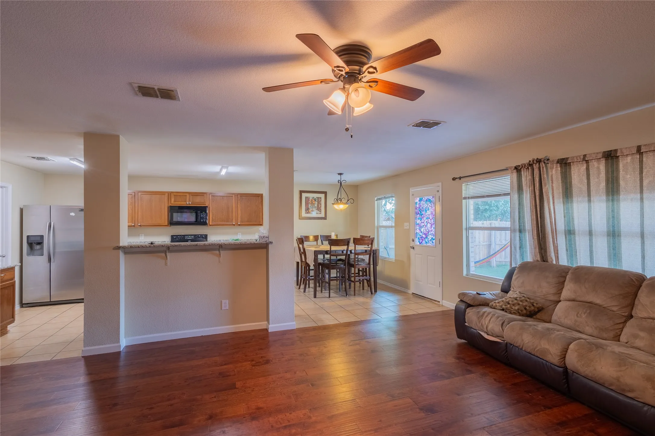 Single Family Residence For Sale in Denton County , 5718 Green Ivy Road, Denton, Texas 76210, 4 Bedroom, 3 Bathroom, 2 Garage spaces, 2,917 Sqft, built in 2006, Price $359,000, mls#21334671, Real Estate Agent in Denton, Homes For Sale in Denton county, Homes For Sale in Denton, Realtor in Denton Texas, Real Estate Brokerage Independent Realty Texas, Luminita Cordes Realtor