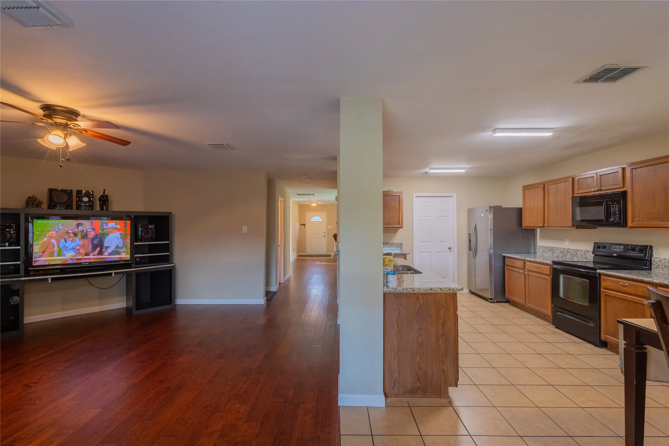 Single Family Residence For Sale in Denton County , 5718 Green Ivy Road, Denton, Texas 76210, 4 Bedroom, 3 Bathroom, 2 Garage spaces, 2,917 Sqft, built in 2006, Price $359,000, mls#21334671, Real Estate Agent in Denton, Homes For Sale in Denton county, Homes For Sale in Denton, Realtor in Denton Texas, Real Estate Brokerage Independent Realty Texas, Luminita Cordes Realtor
