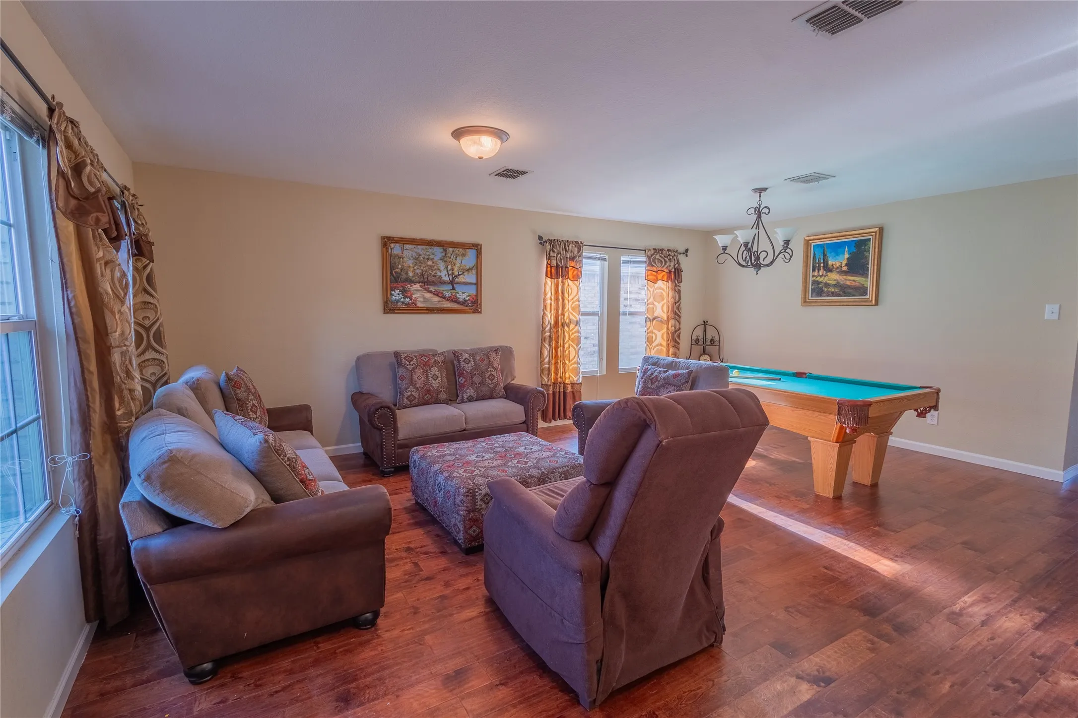 Single Family Residence For Sale in Denton County , 5718 Green Ivy Road, Denton, Texas 76210, 4 Bedroom, 3 Bathroom, 2 Garage spaces, 2,917 Sqft, built in 2006, Price $359,000, mls#21334671, Real Estate Agent in Denton, Homes For Sale in Denton county, Homes For Sale in Denton, Realtor in Denton Texas, Real Estate Brokerage Independent Realty Texas, Luminita Cordes Realtor