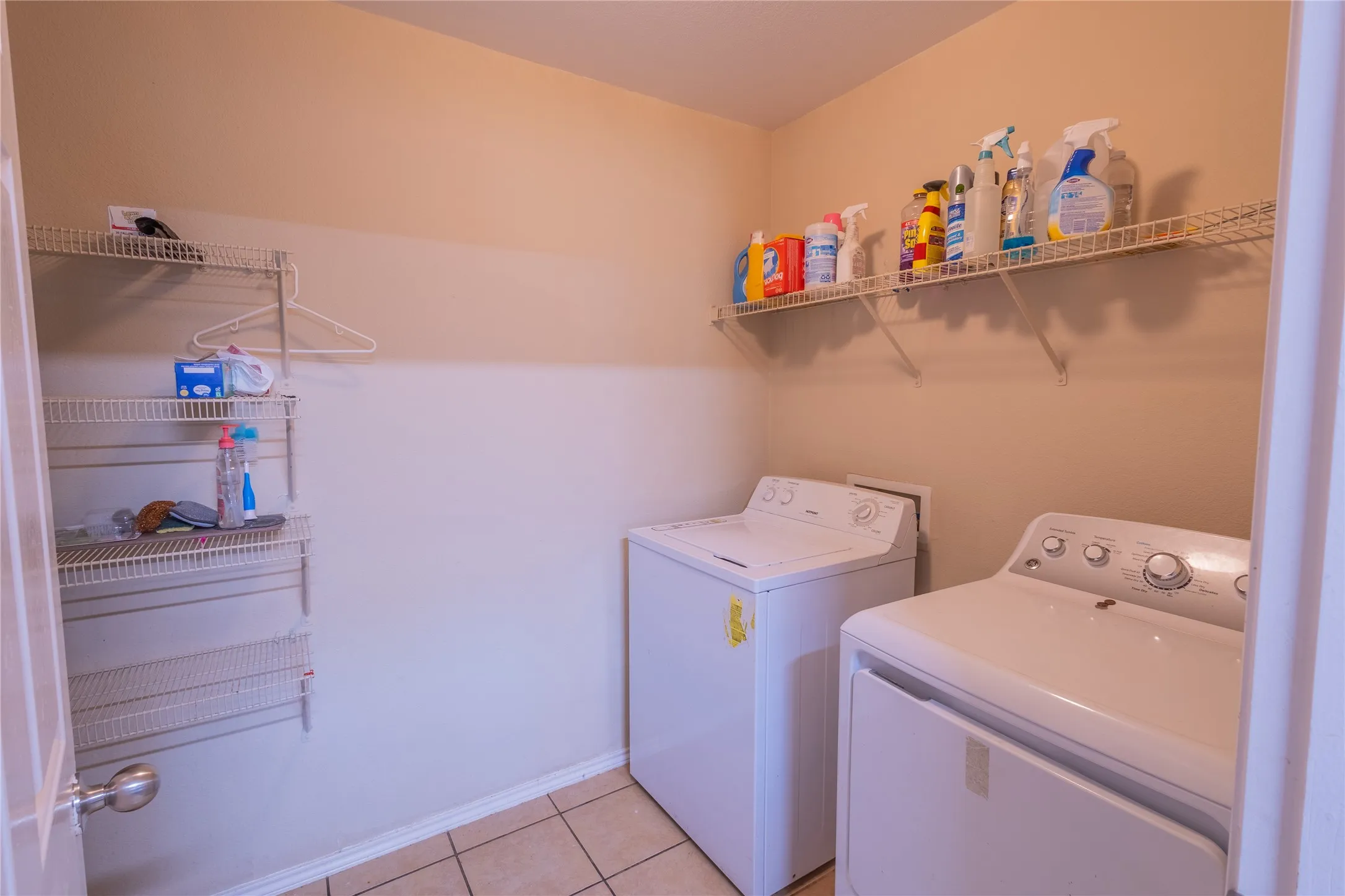 Single Family Residence For Sale in Denton County , 5718 Green Ivy Road, Denton, Texas 76210, 4 Bedroom, 3 Bathroom, 2 Garage spaces, 2,917 Sqft, built in 2006, Price $359,000, mls#21334671, Real Estate Agent in Denton, Homes For Sale in Denton county, Homes For Sale in Denton, Realtor in Denton Texas, Real Estate Brokerage Independent Realty Texas, Luminita Cordes Realtor