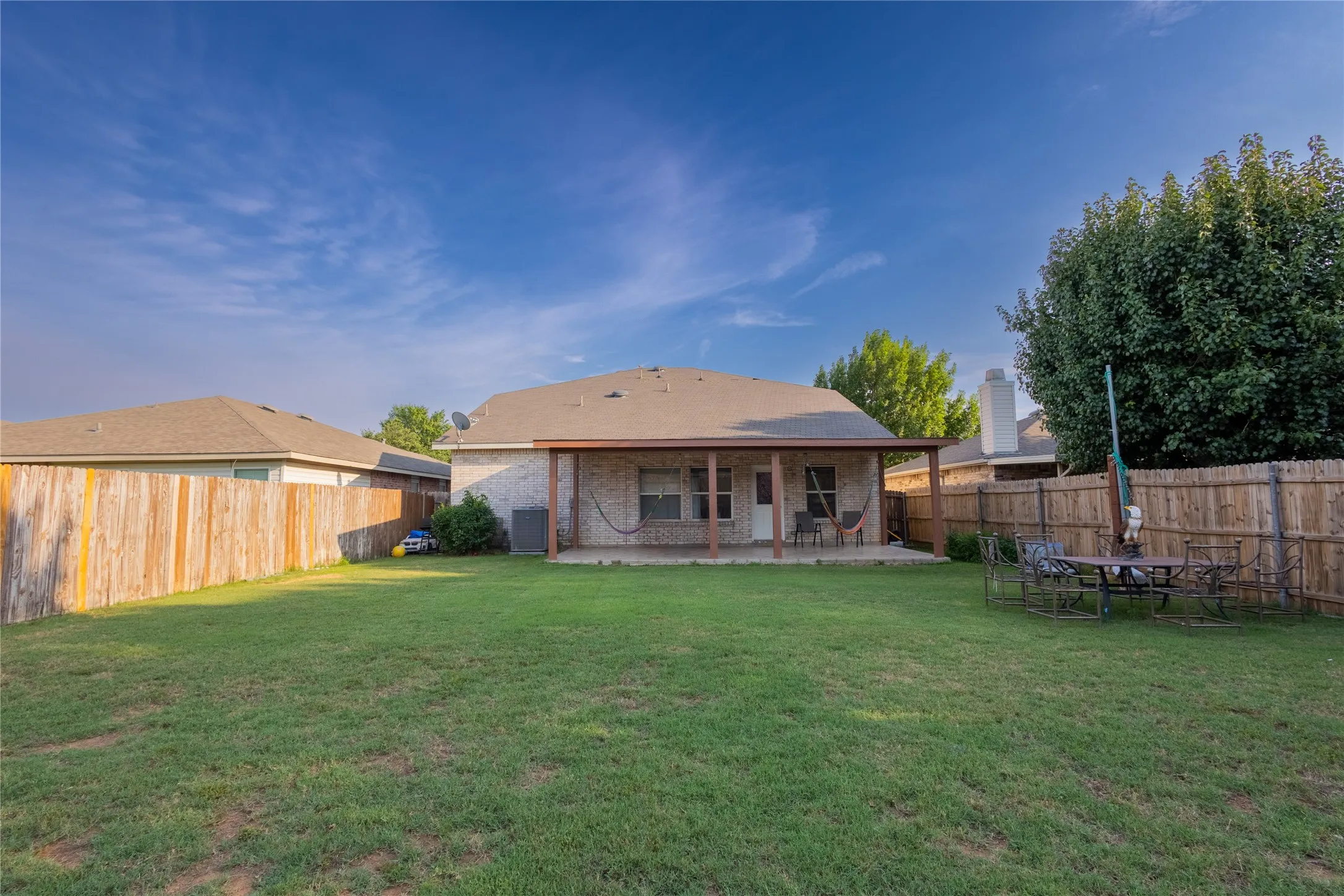 Single Family Residence For Sale in Denton County , 5718 Green Ivy Road, Denton, Texas 76210, 4 Bedroom, 3 Bathroom, 2 Garage spaces, 2,917 Sqft, built in 2006, Price $359,000, mls#21334671, Real Estate Agent in Denton, Homes For Sale in Denton county, Homes For Sale in Denton, Realtor in Denton Texas, Real Estate Brokerage Independent Realty Texas, Luminita Cordes Realtor